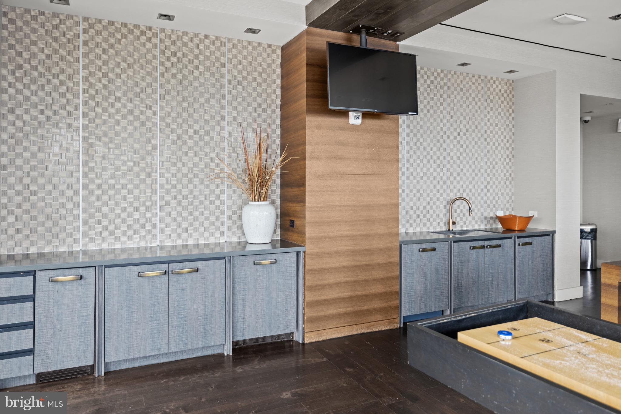 NAVY YARD - Residential