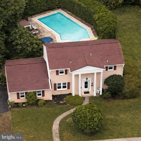 301 E ELMWOOD AVENUE MECHANICSBURG PA 17055