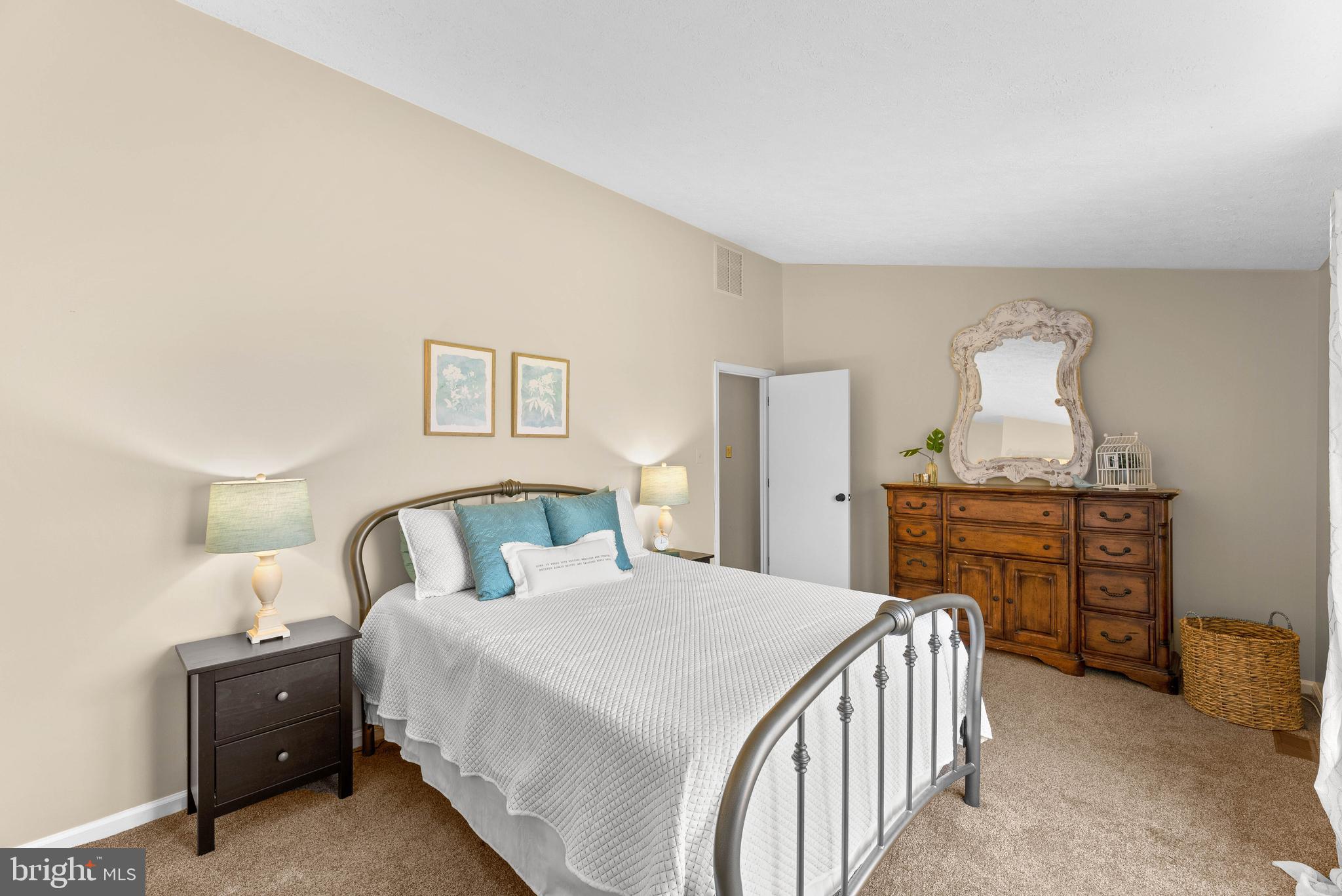 OAK WEST - Residential