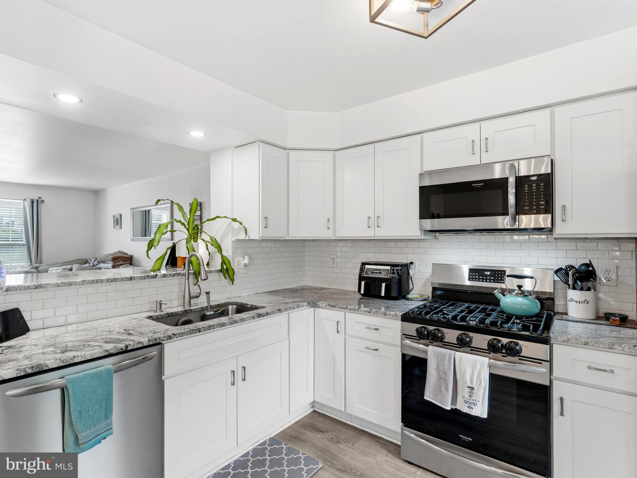 8 PINEHURST COURT