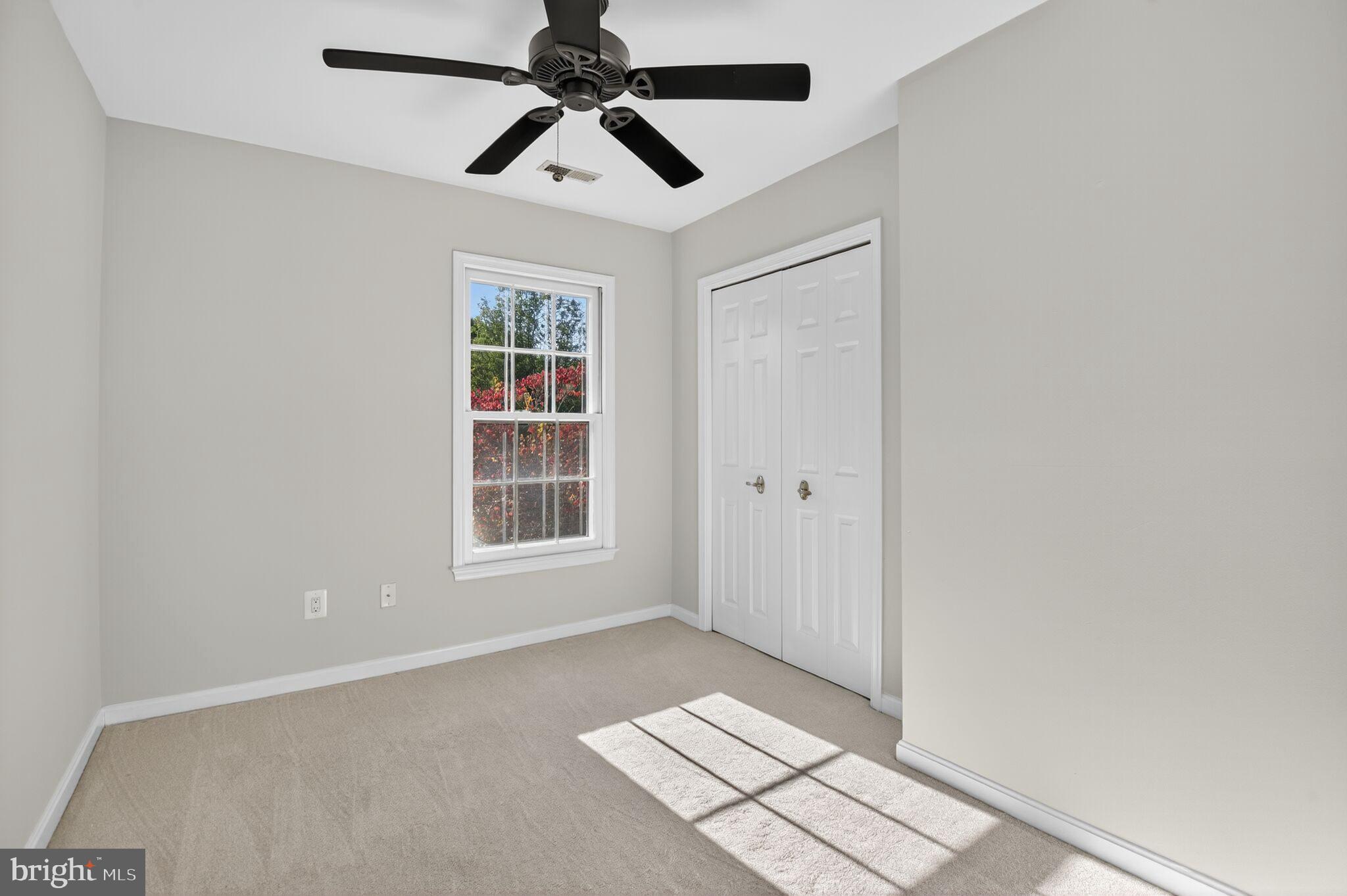 LAKE HALLOWELL - Residential