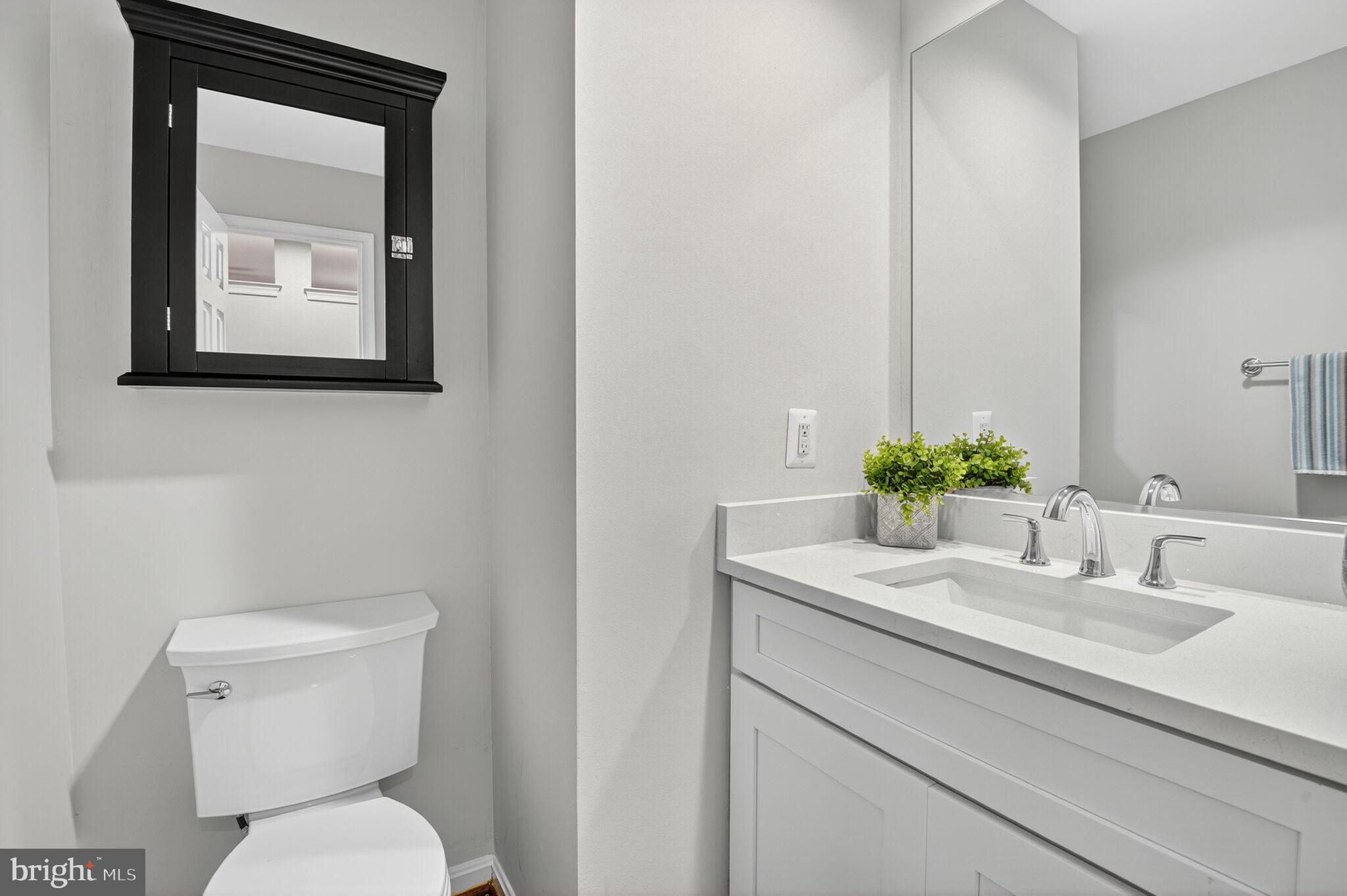 LAKE HALLOWELL - Residential