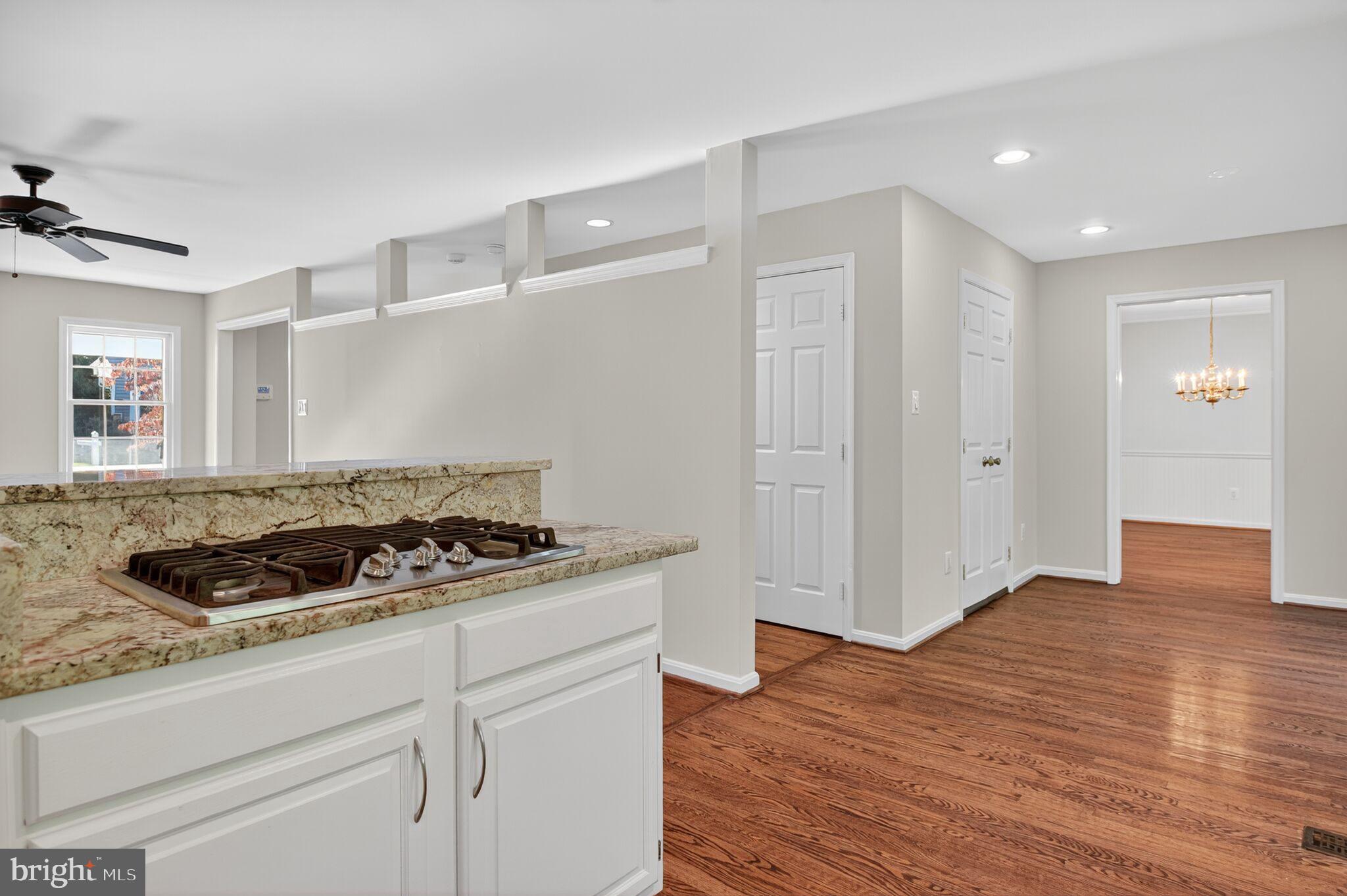 LAKE HALLOWELL - Residential