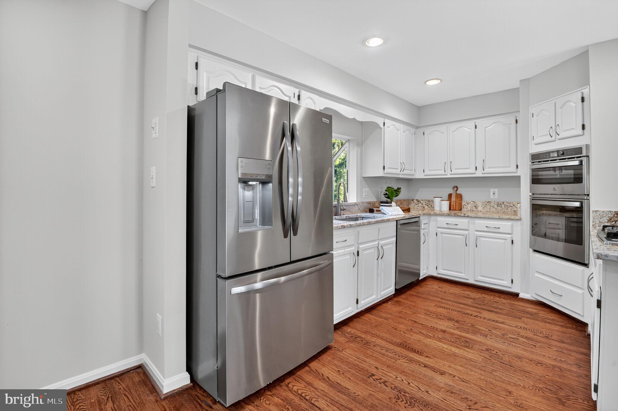 LAKE HALLOWELL - Residential