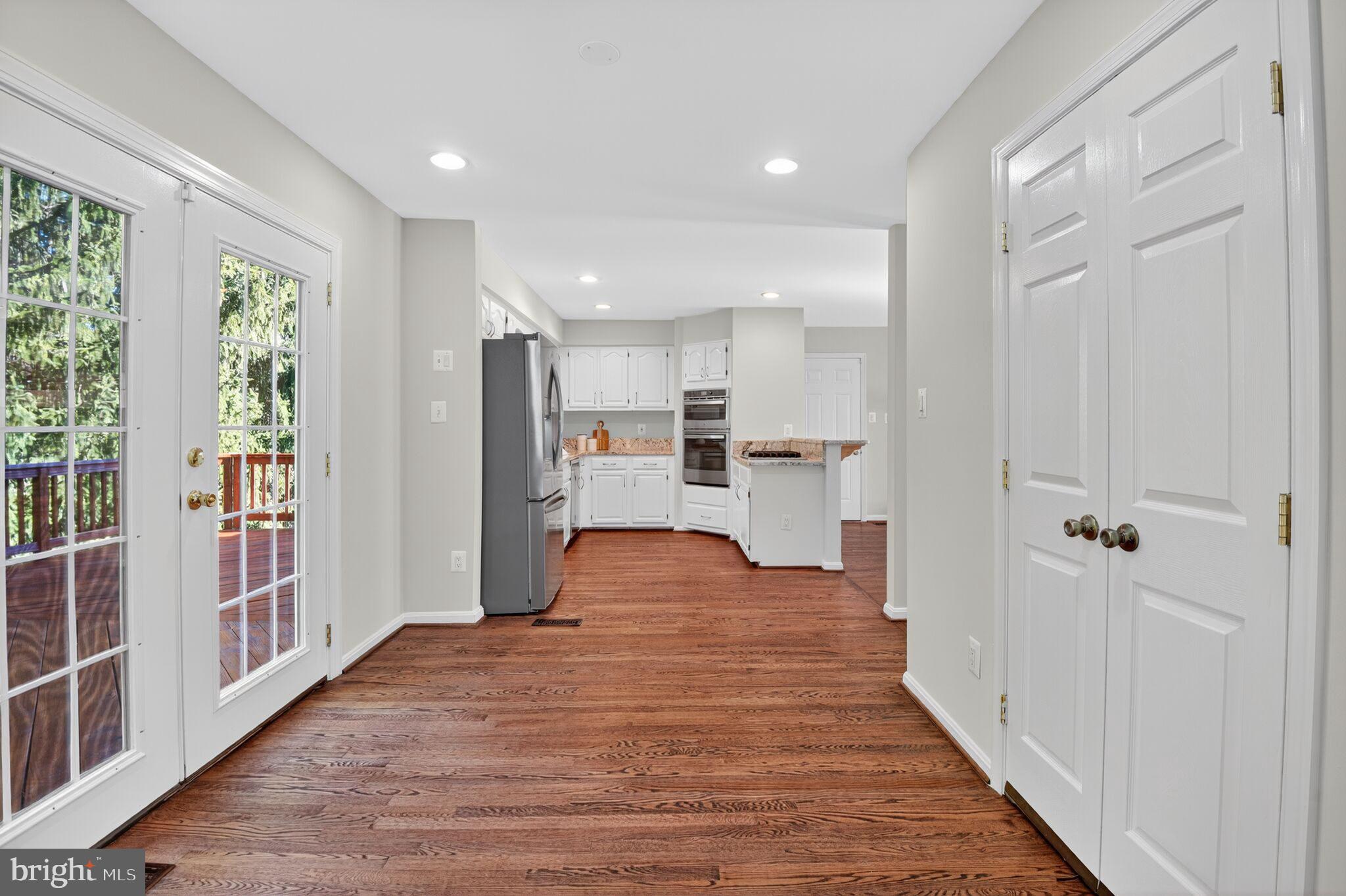 LAKE HALLOWELL - Residential