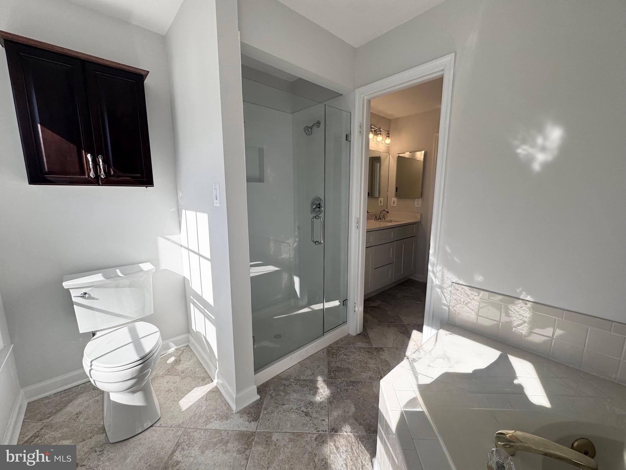 LAKE HALLOWELL - Residential