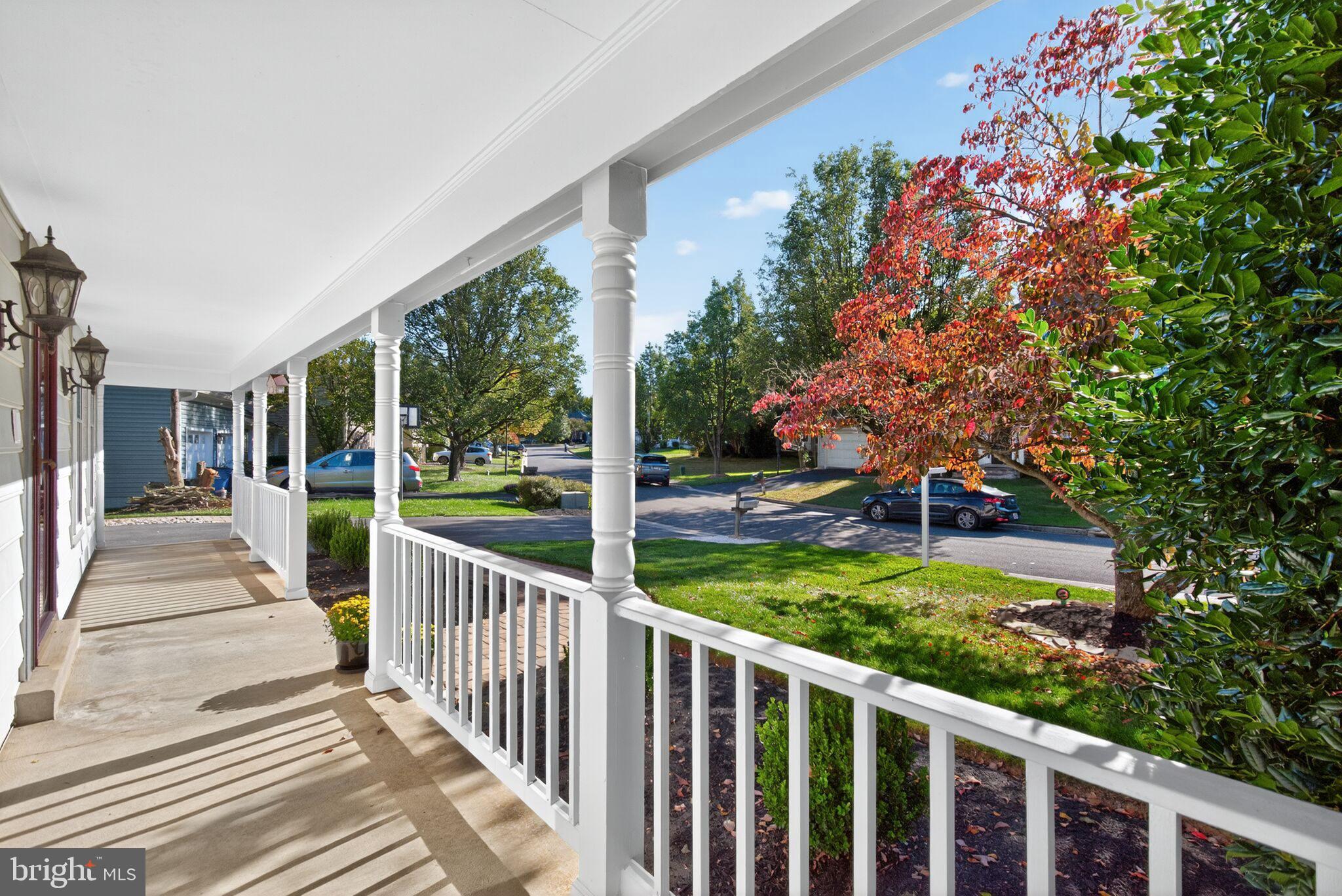 LAKE HALLOWELL - Residential