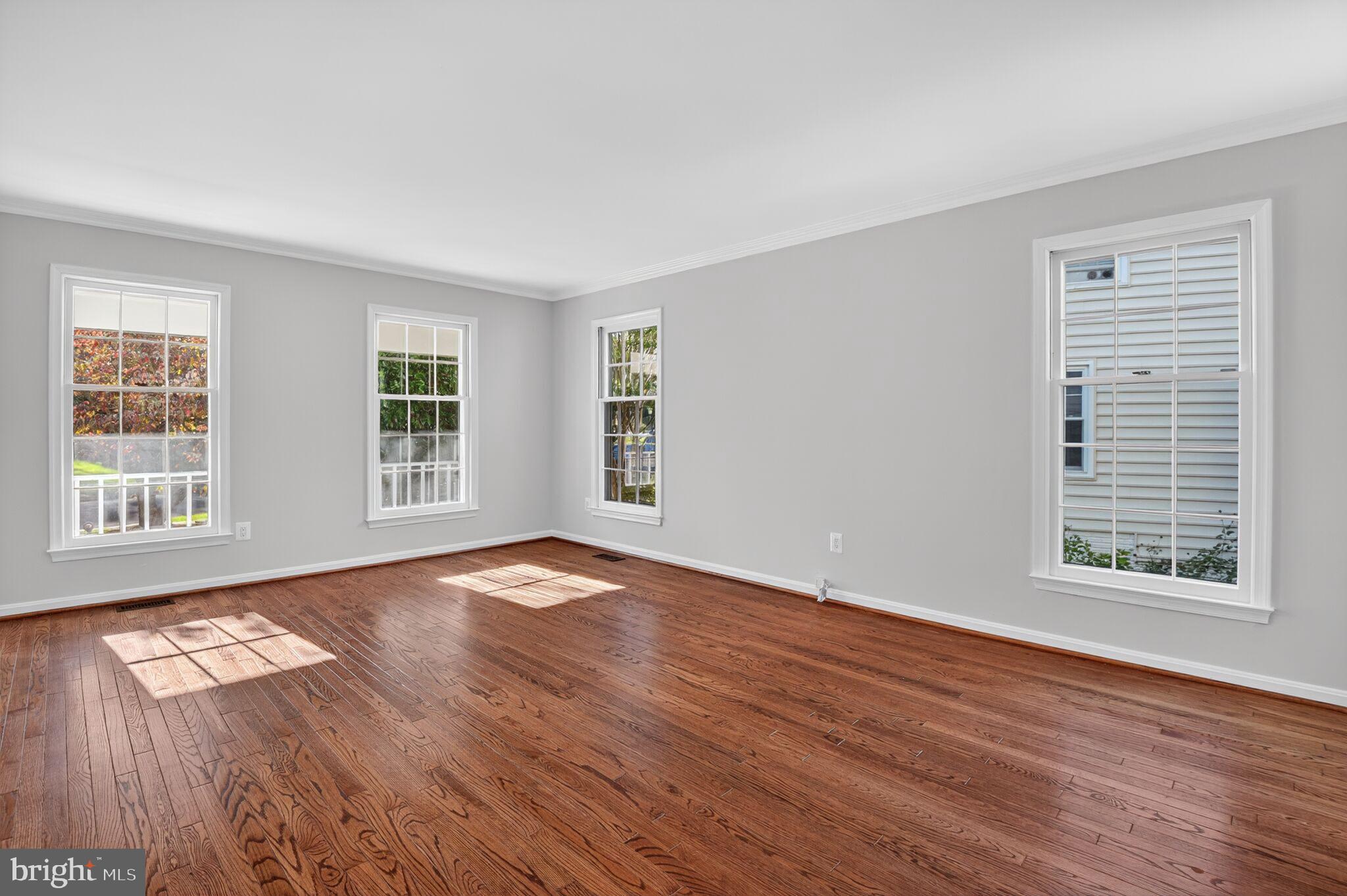 LAKE HALLOWELL - Residential