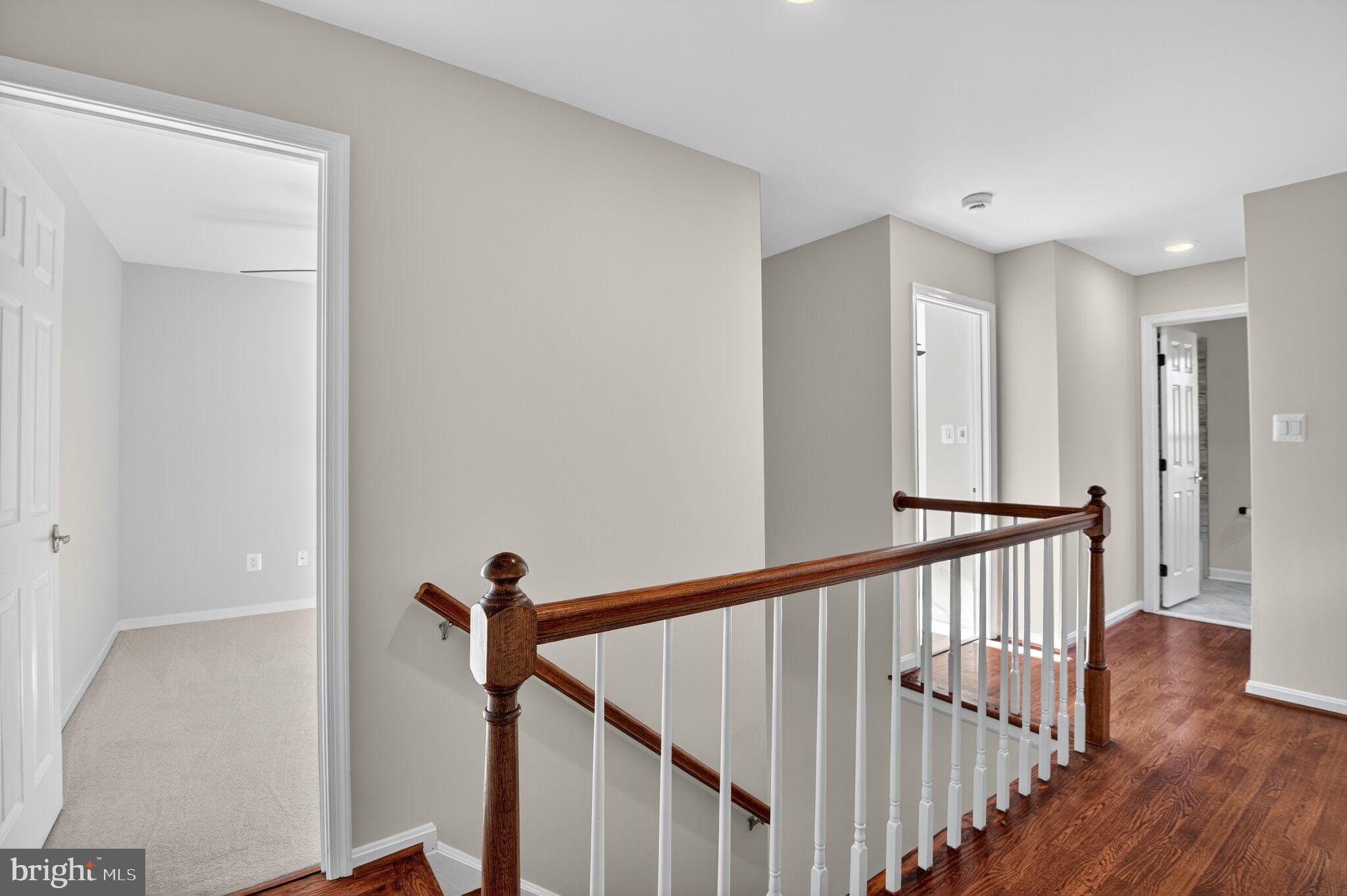 LAKE HALLOWELL - Residential