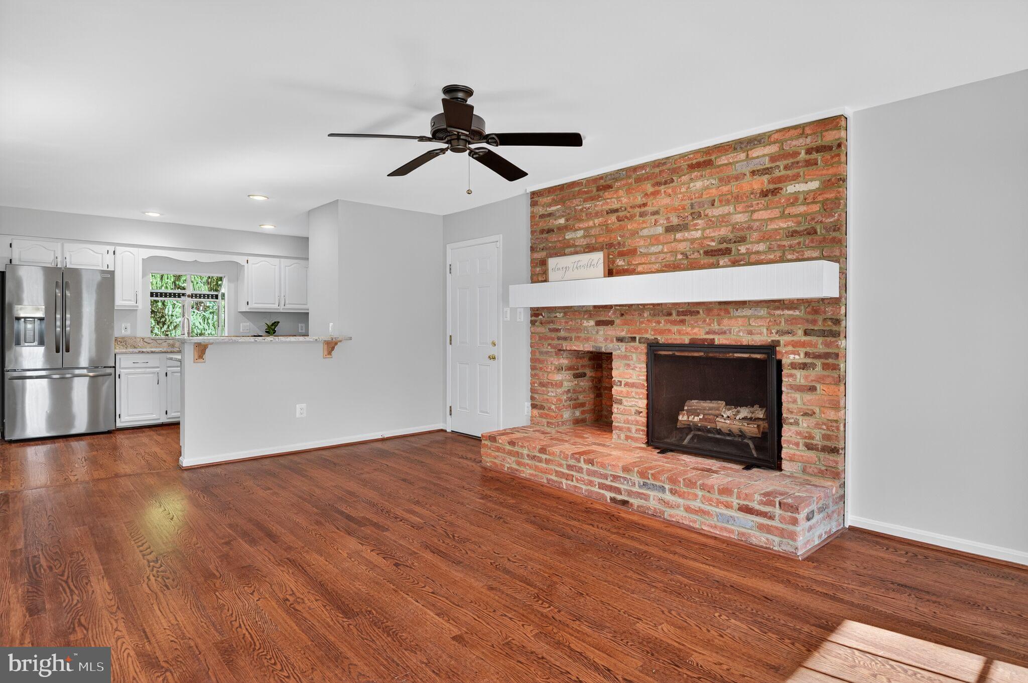 LAKE HALLOWELL - Residential