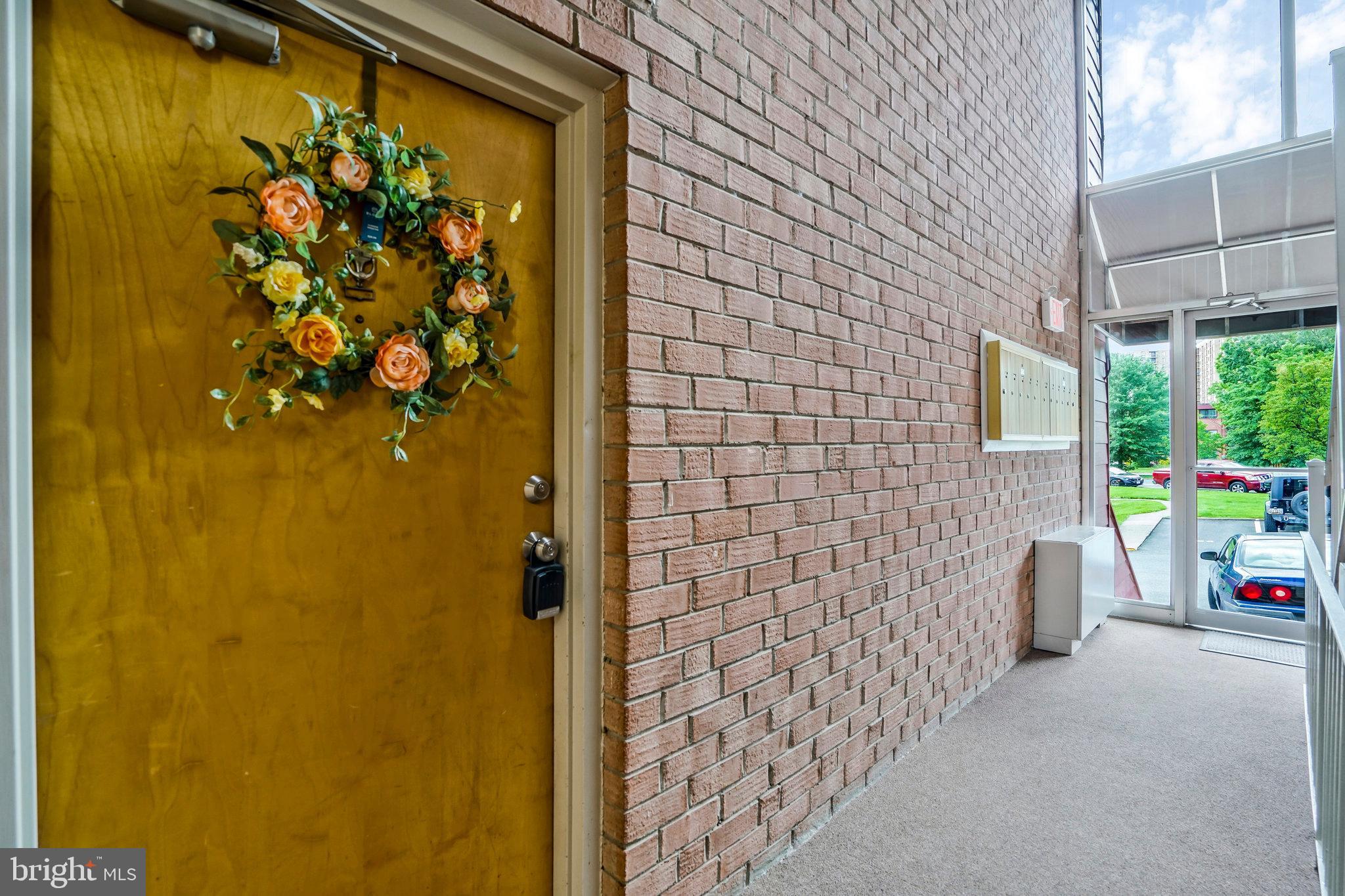 GEORGE MASON VILLAGE - Residential