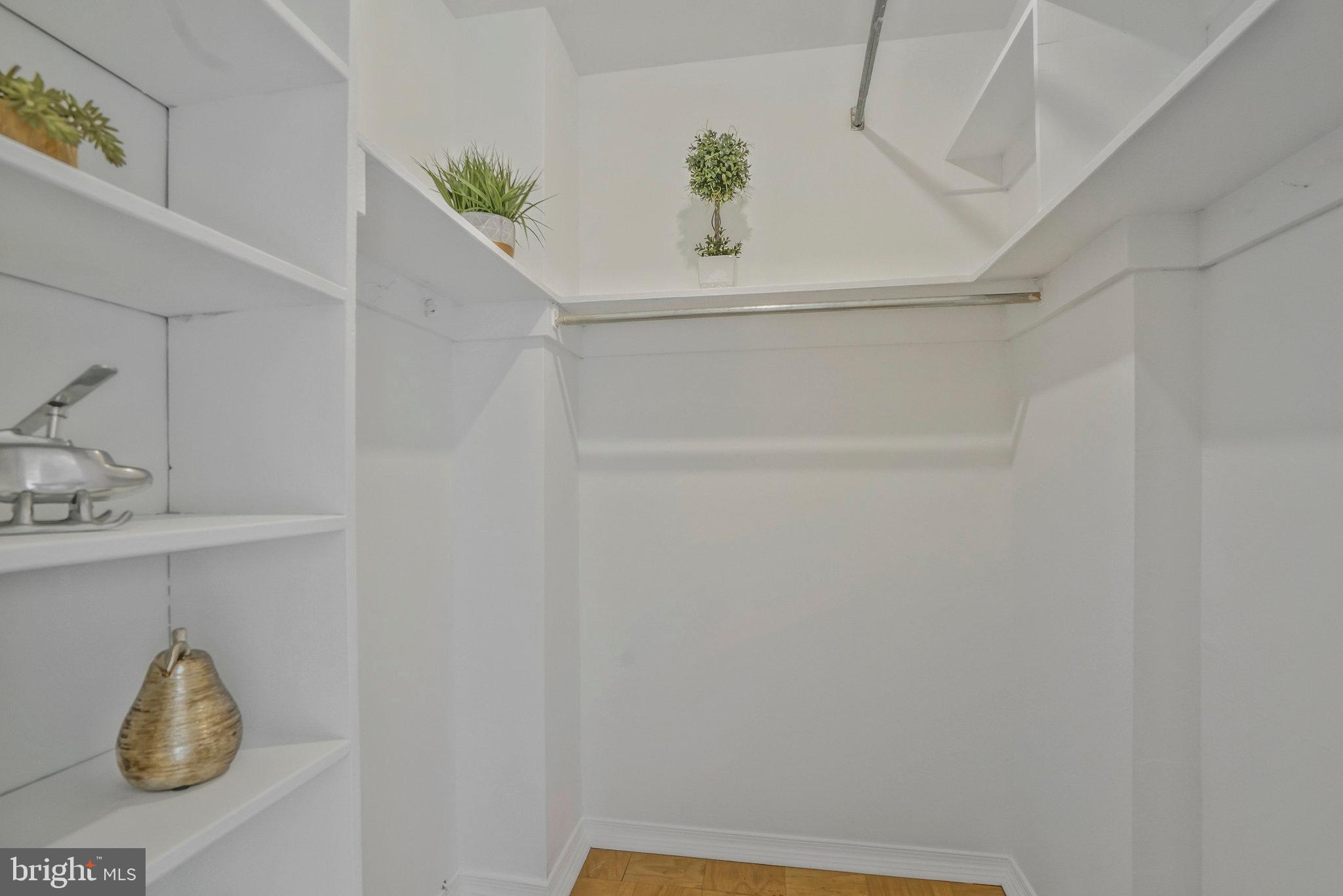 GEORGE MASON VILLAGE - Residential