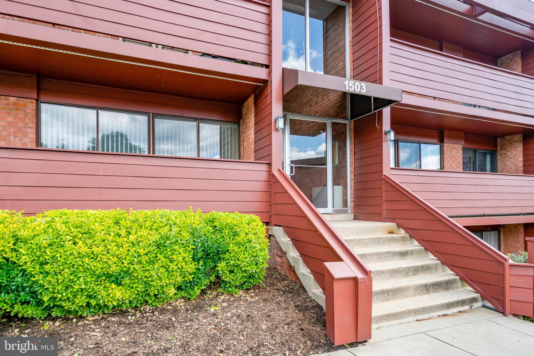 GEORGE MASON VILLAGE - Residential