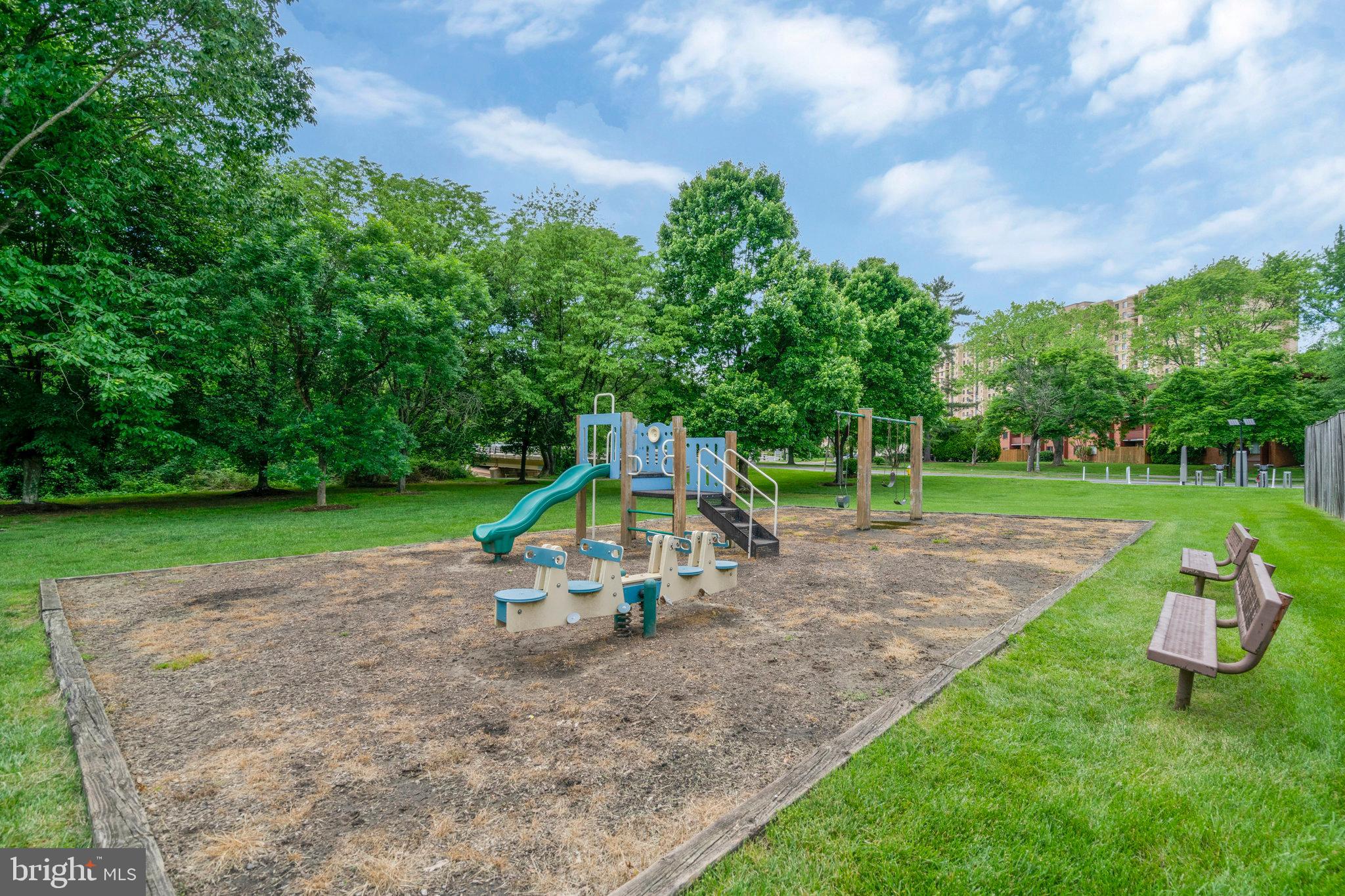 GEORGE MASON VILLAGE - Residential