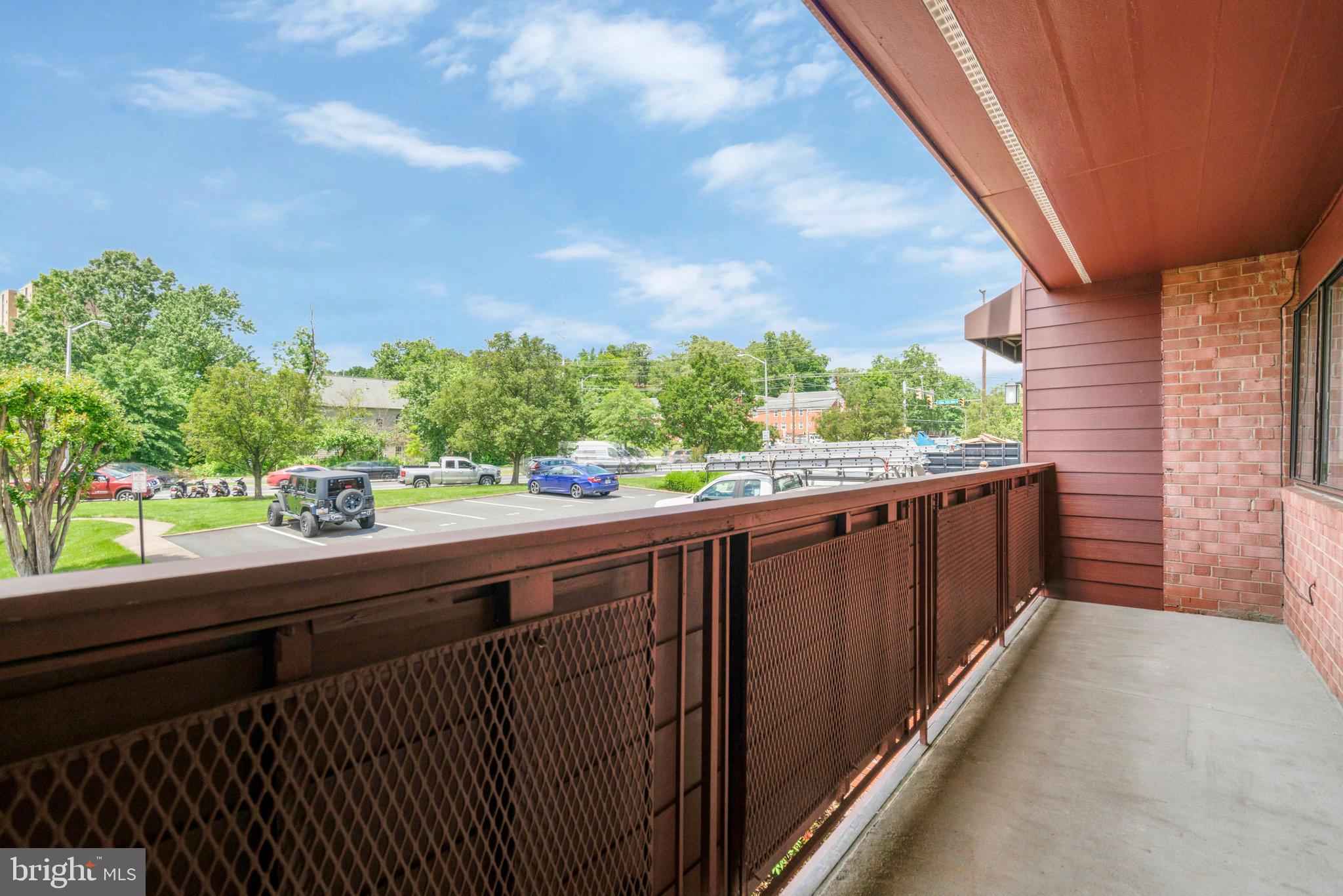 GEORGE MASON VILLAGE - Residential