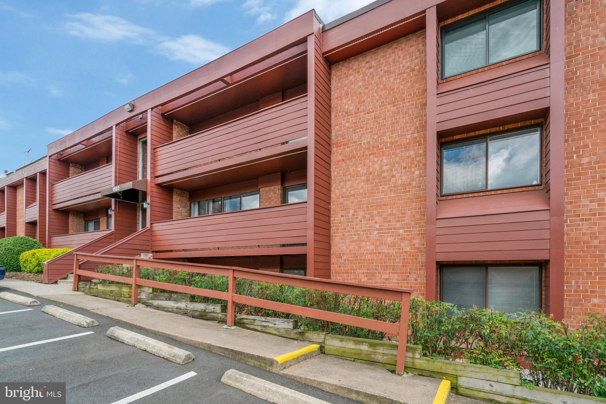 GEORGE MASON VILLAGE - Residential