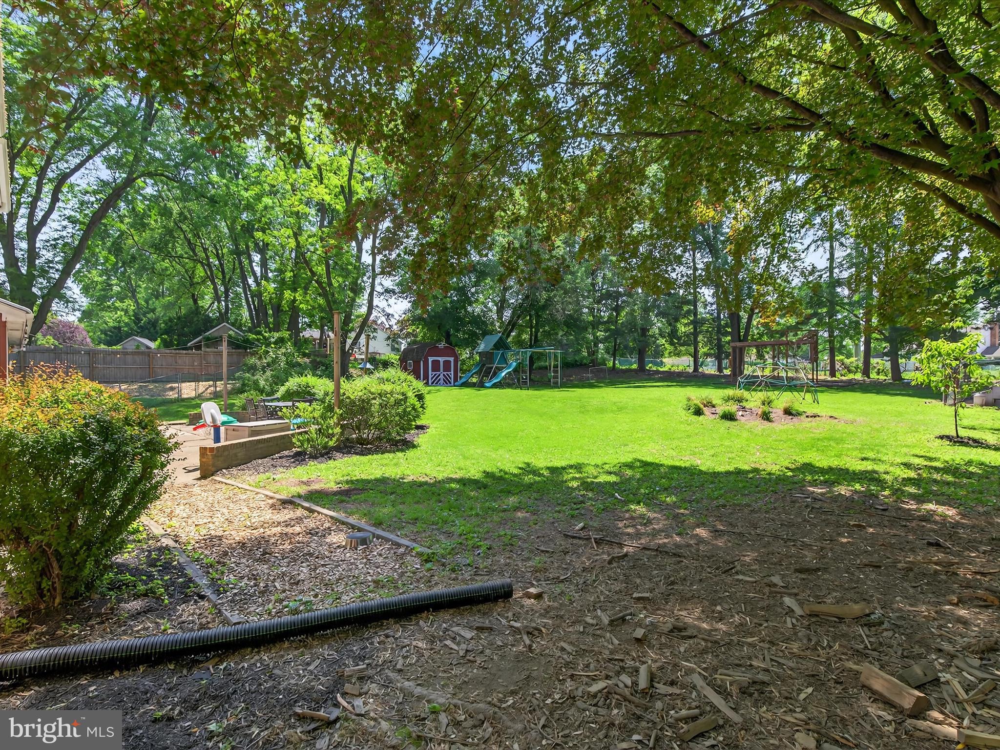 1409 SMOKEHOUSE LANE