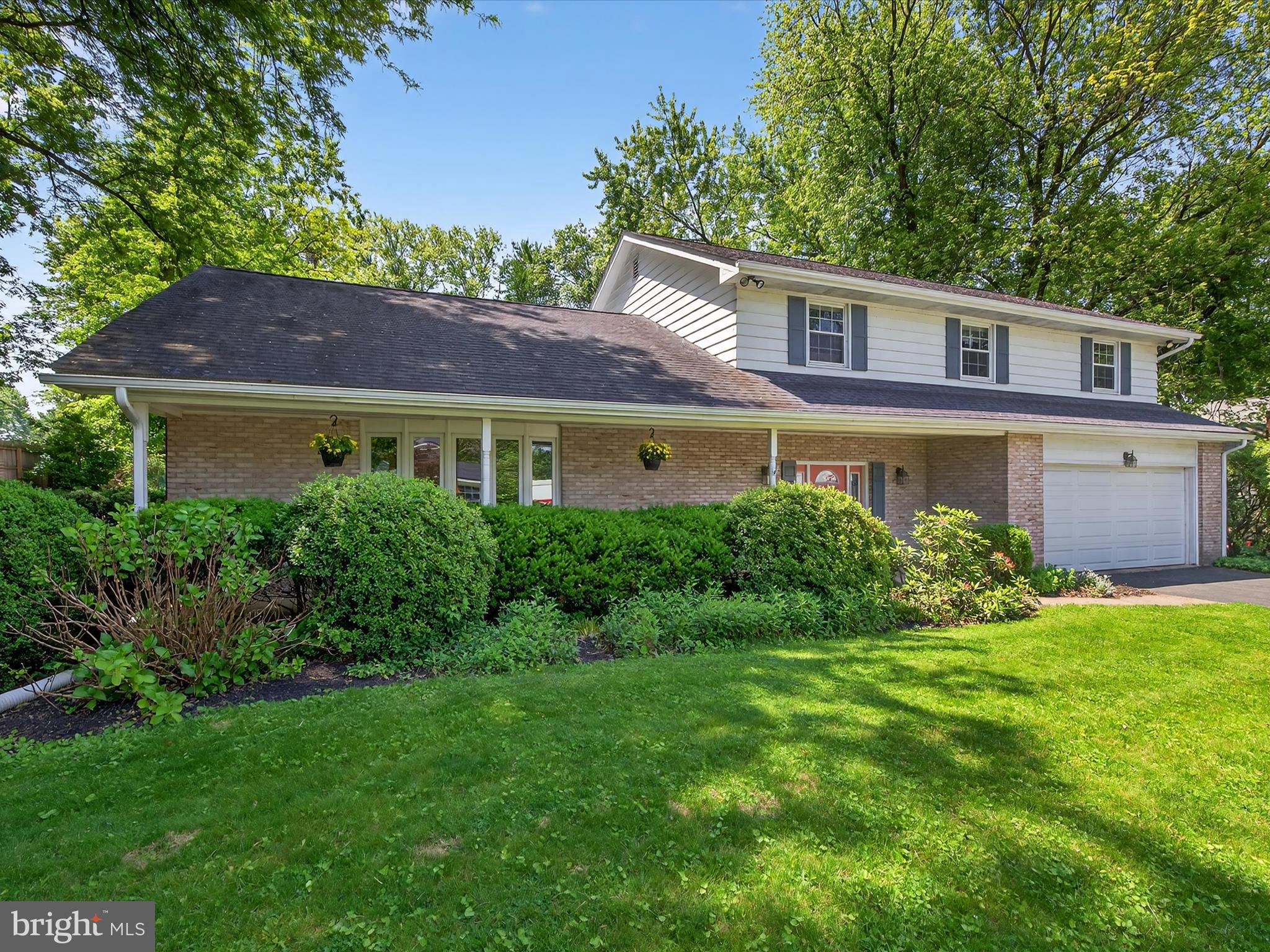 1409 SMOKEHOUSE LANE