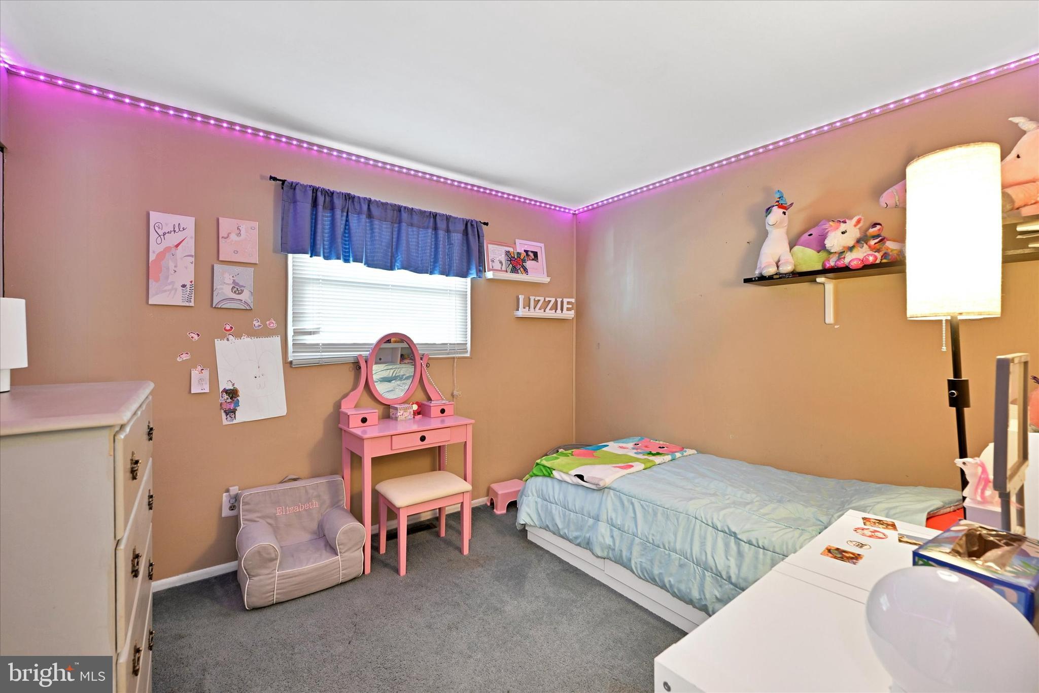 PARKWAY MANOR - Residential