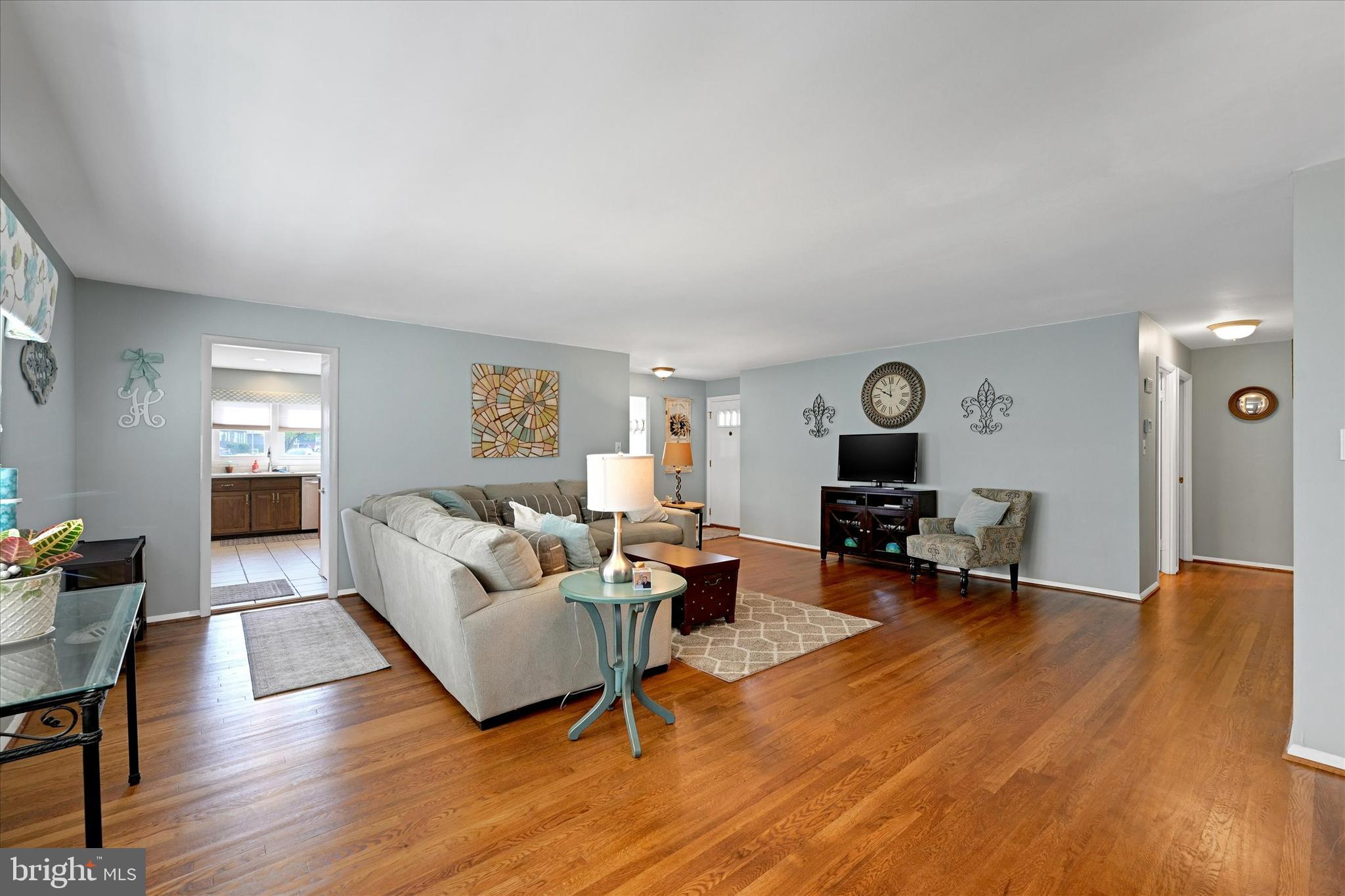 PARKWAY MANOR - Residential