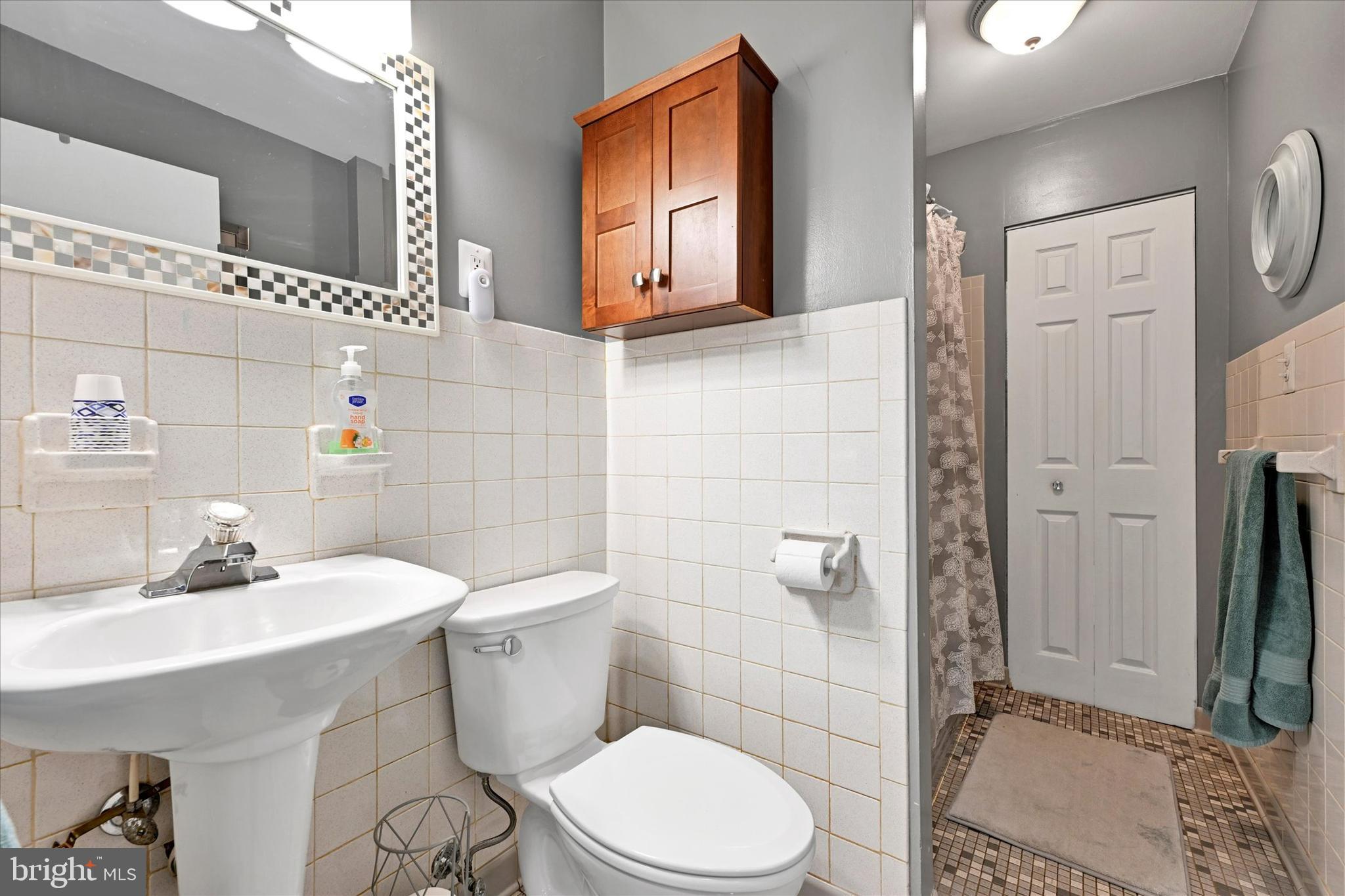 PARKWAY MANOR - Residential