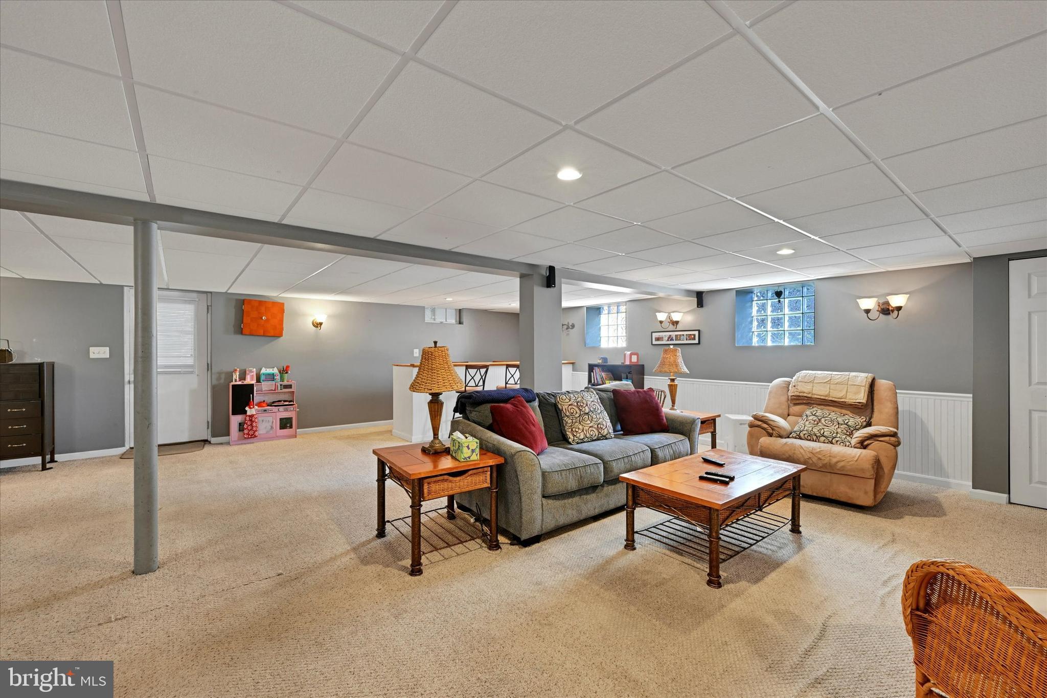 PARKWAY MANOR - Residential