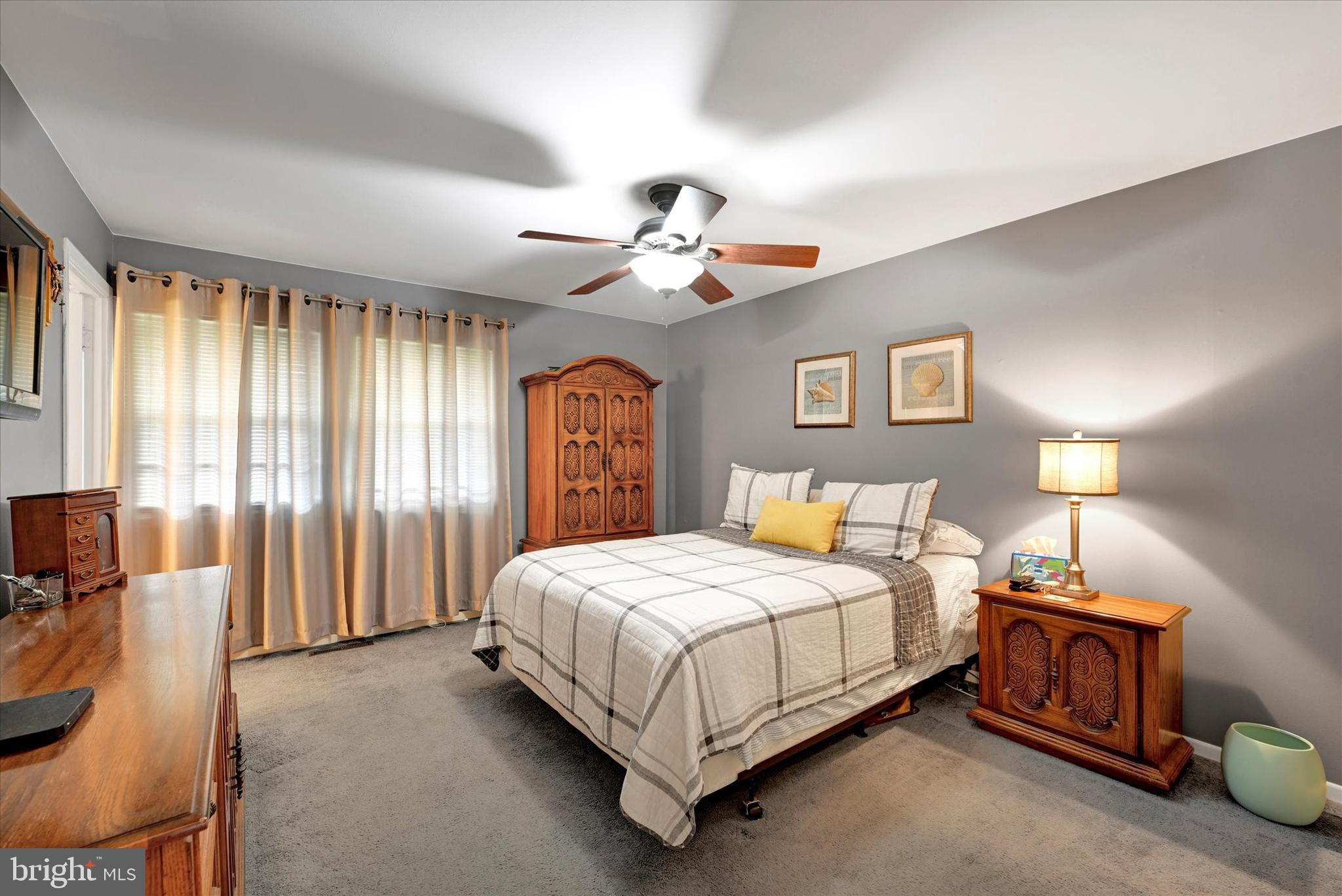 PARKWAY MANOR - Residential