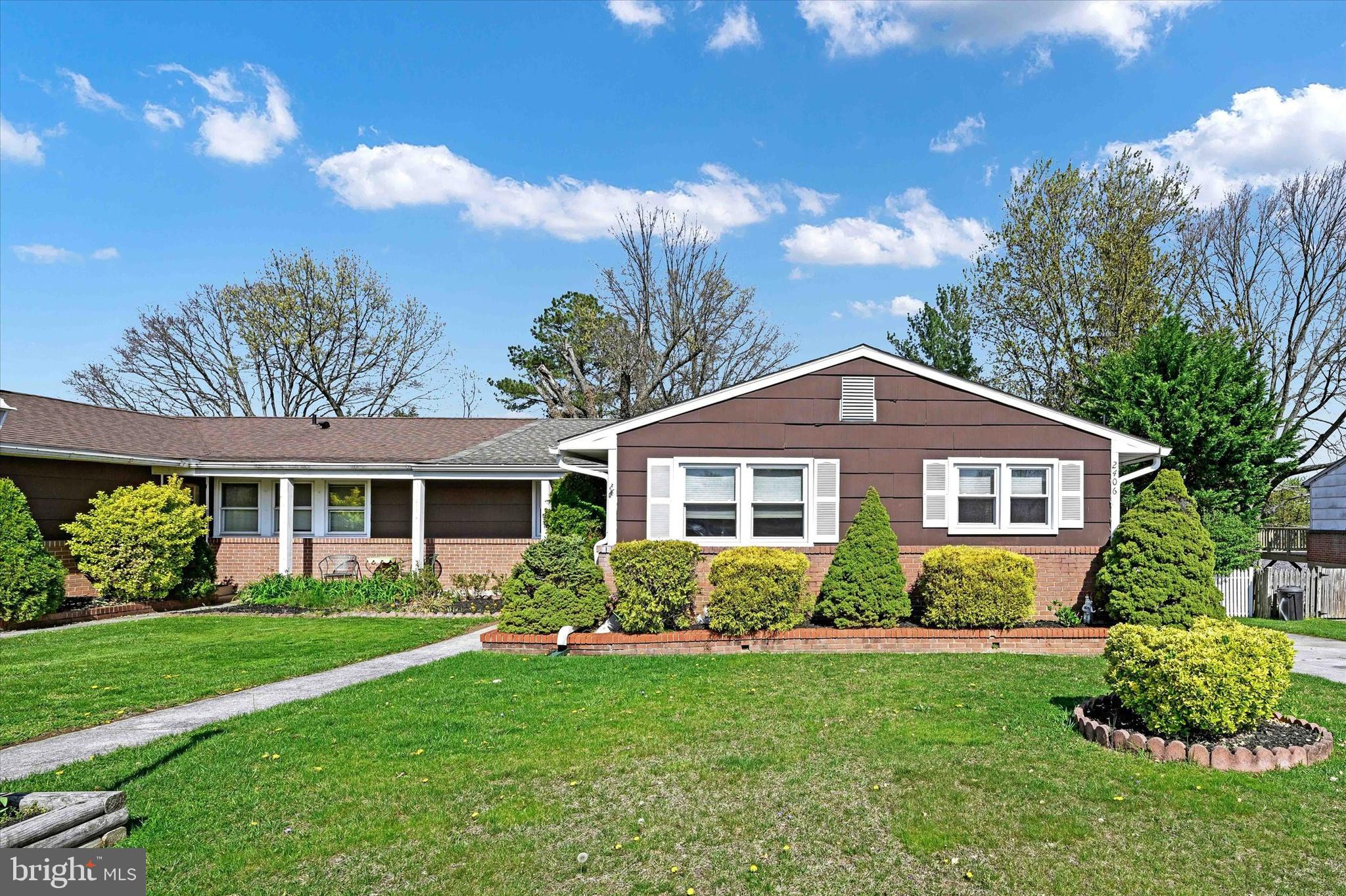 PARKWAY MANOR - Residential