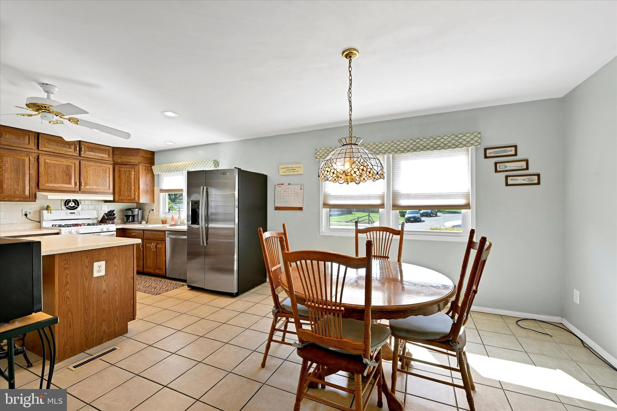 PARKWAY MANOR - Residential