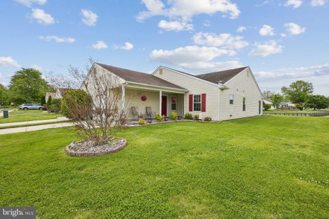 Townhouse For Sale - 14 W Berwin Way<br/> MOUNT LAUREL, NJ 08054