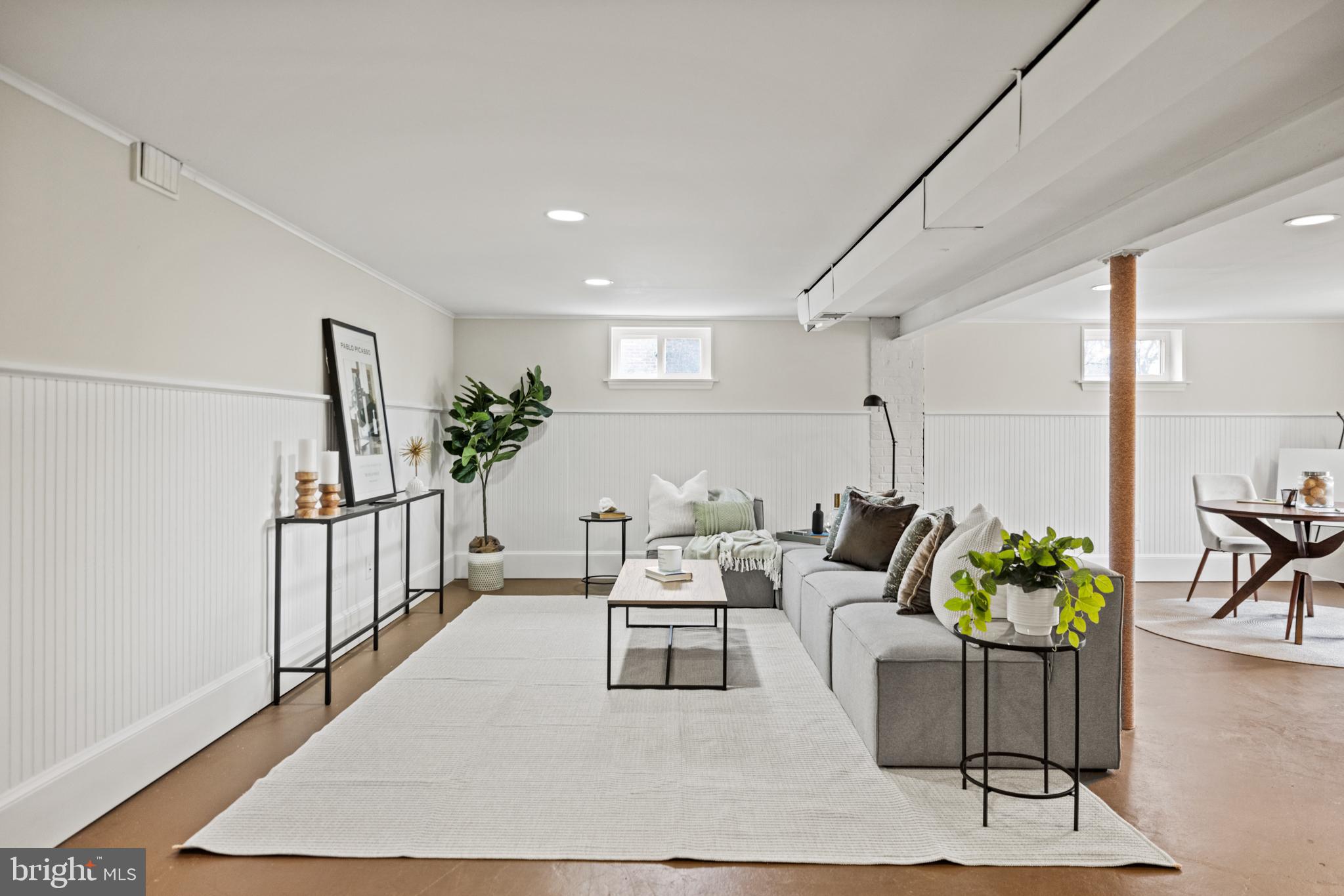 BROYHILL CREST - Residential