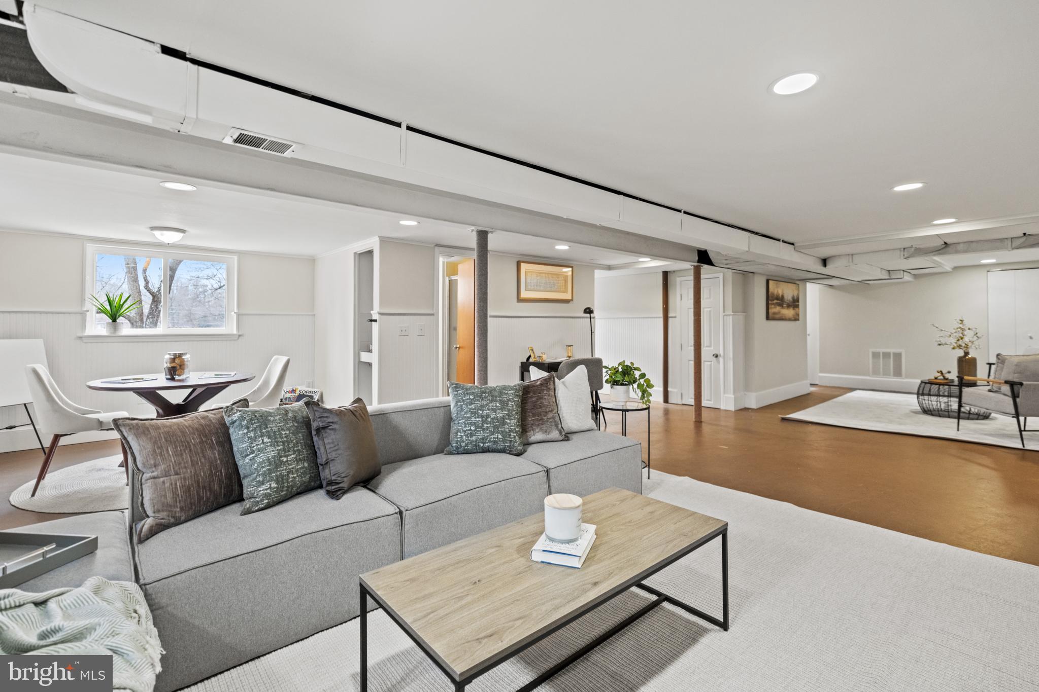 BROYHILL CREST - Residential