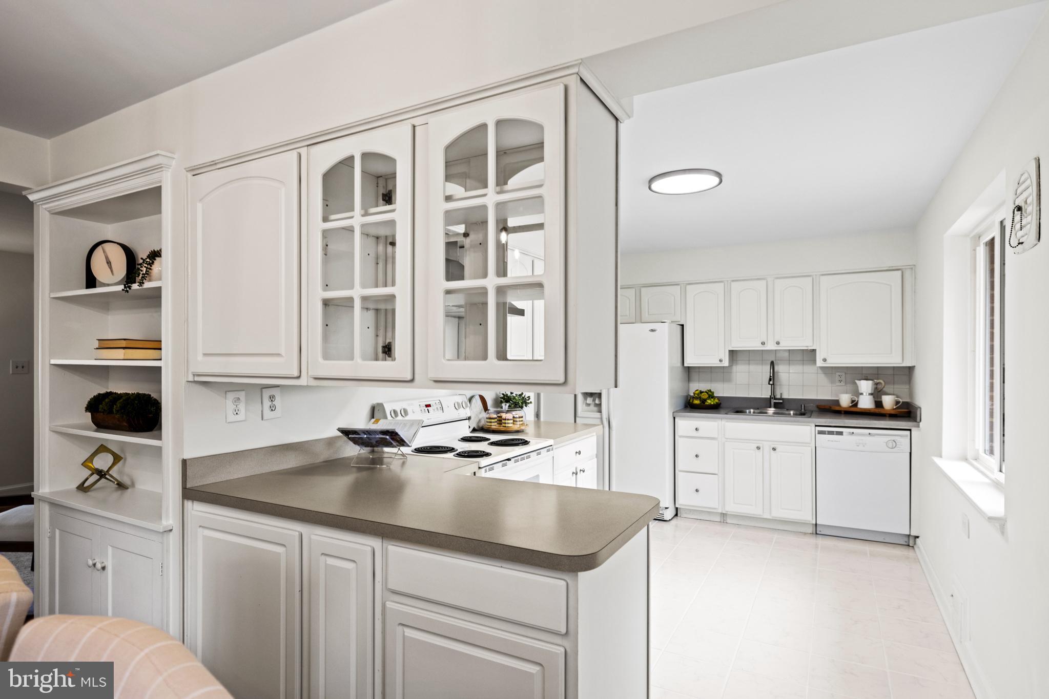 BROYHILL CREST - Residential