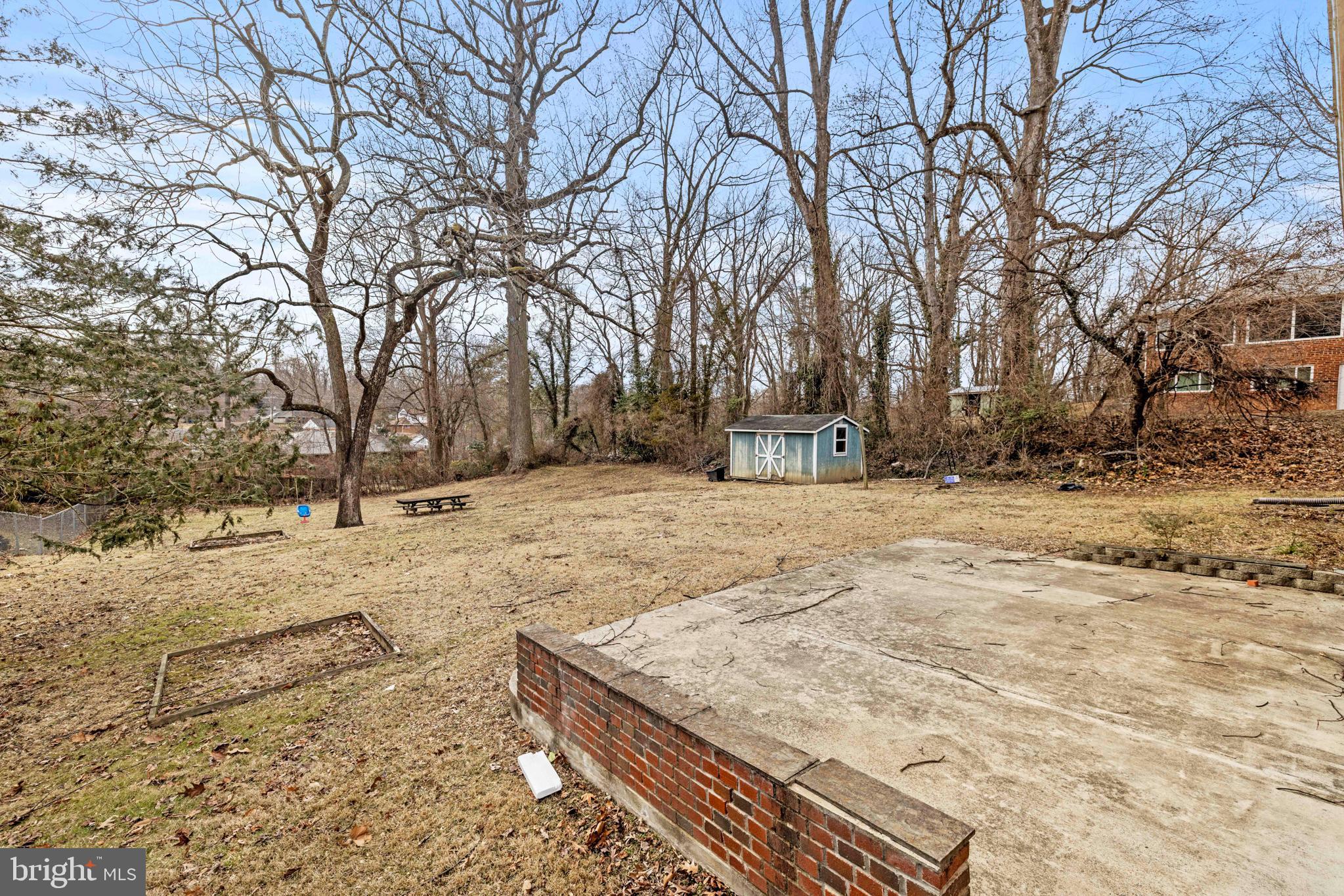 BROYHILL CREST - Residential