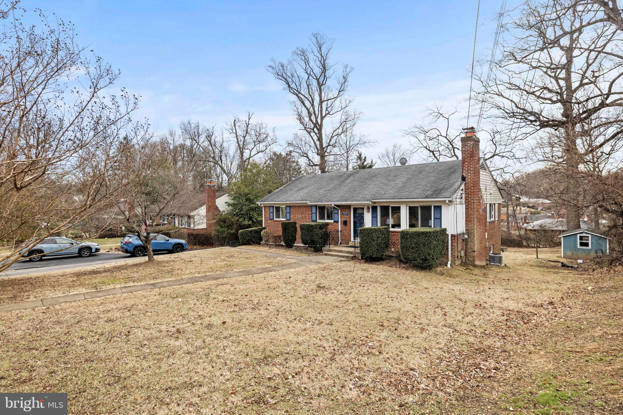 BROYHILL CREST - Residential