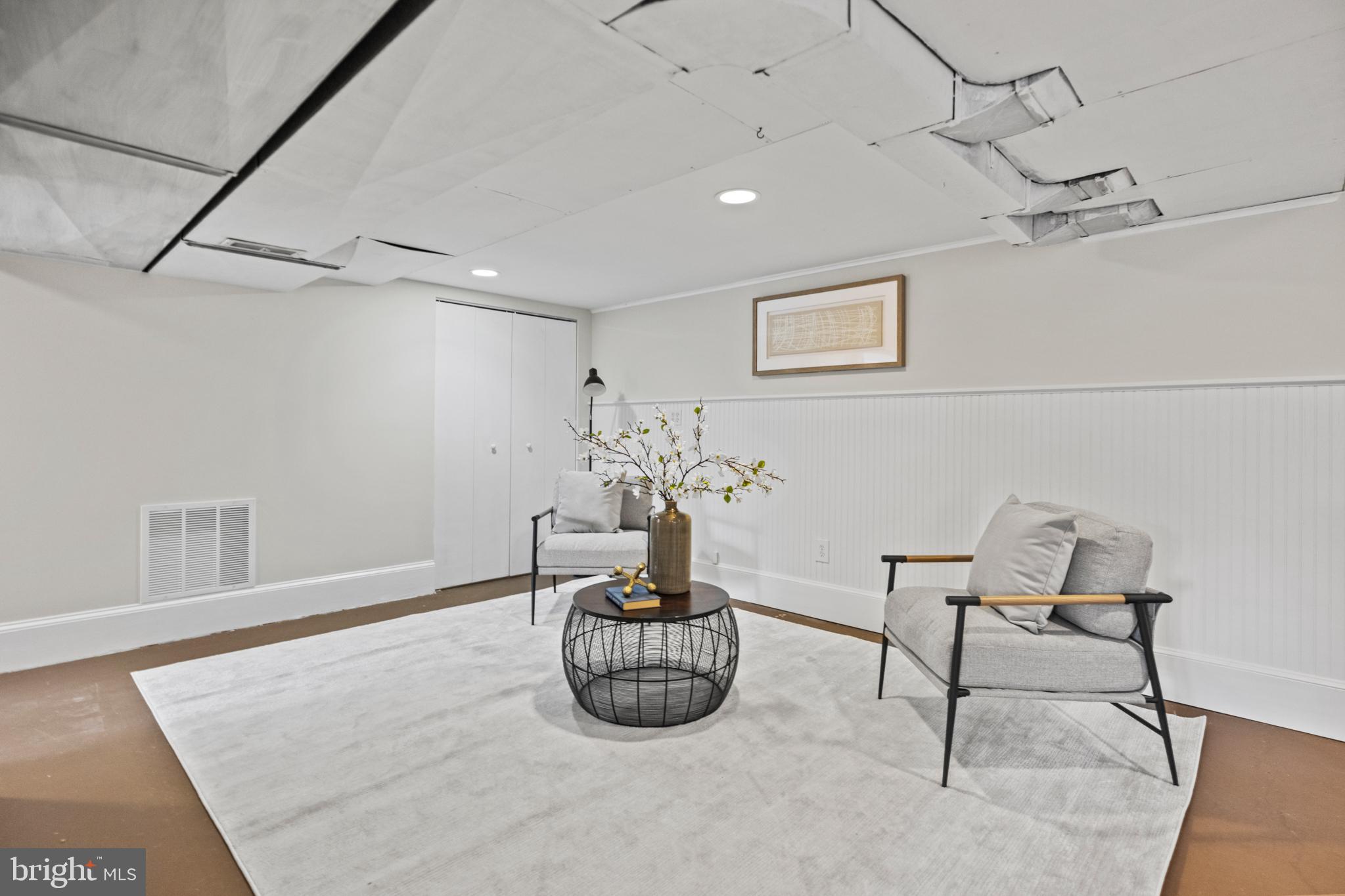 BROYHILL CREST - Residential