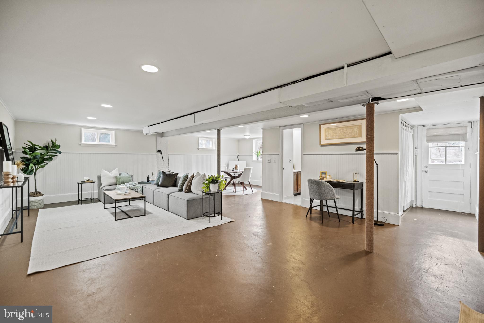 BROYHILL CREST - Residential