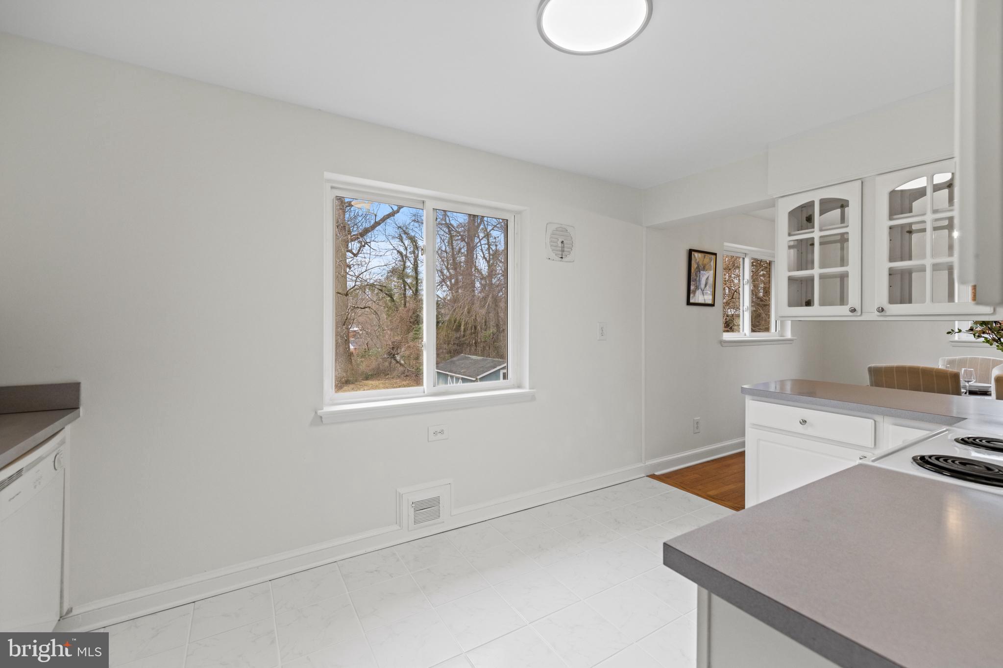 BROYHILL CREST - Residential