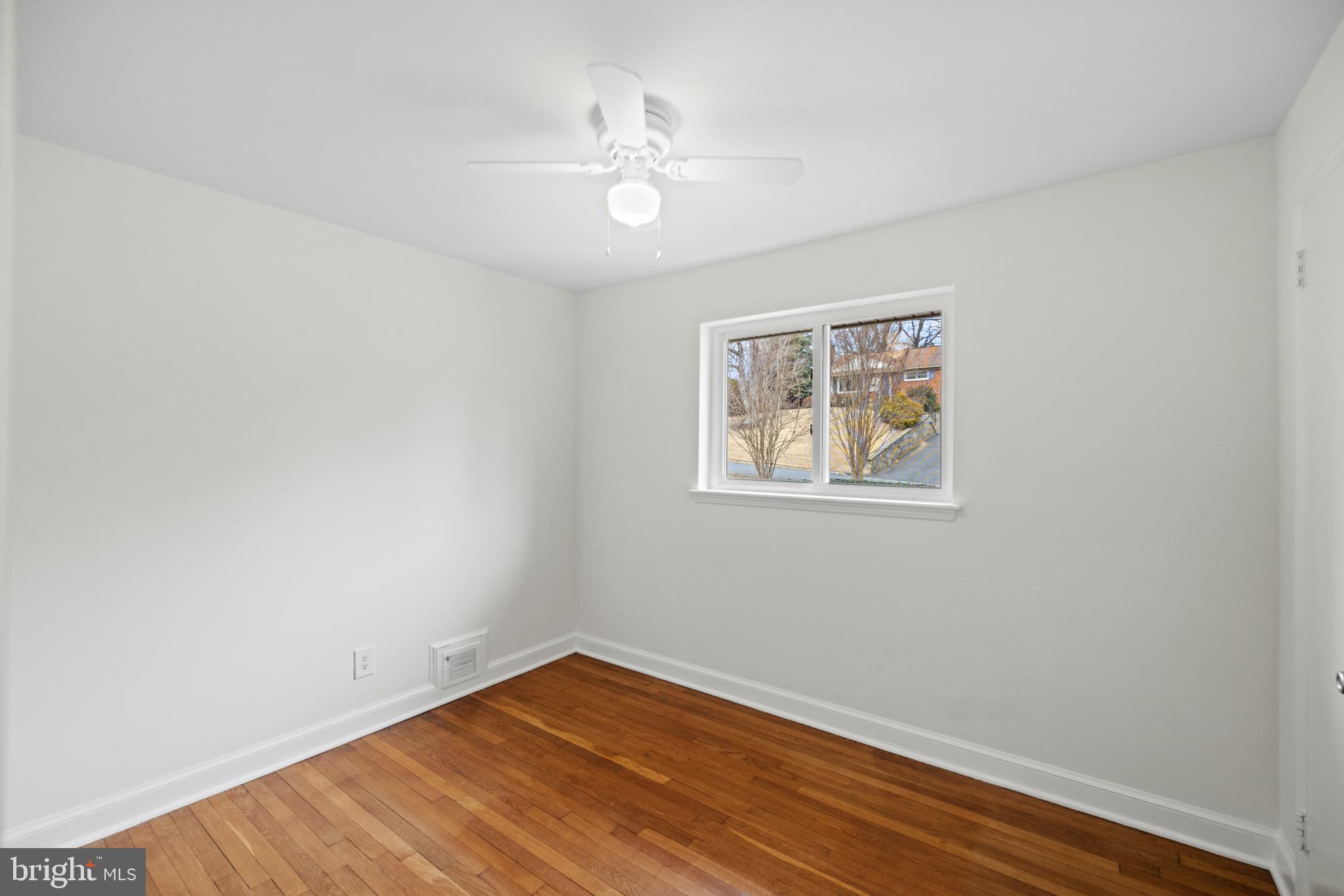 BROYHILL CREST - Residential