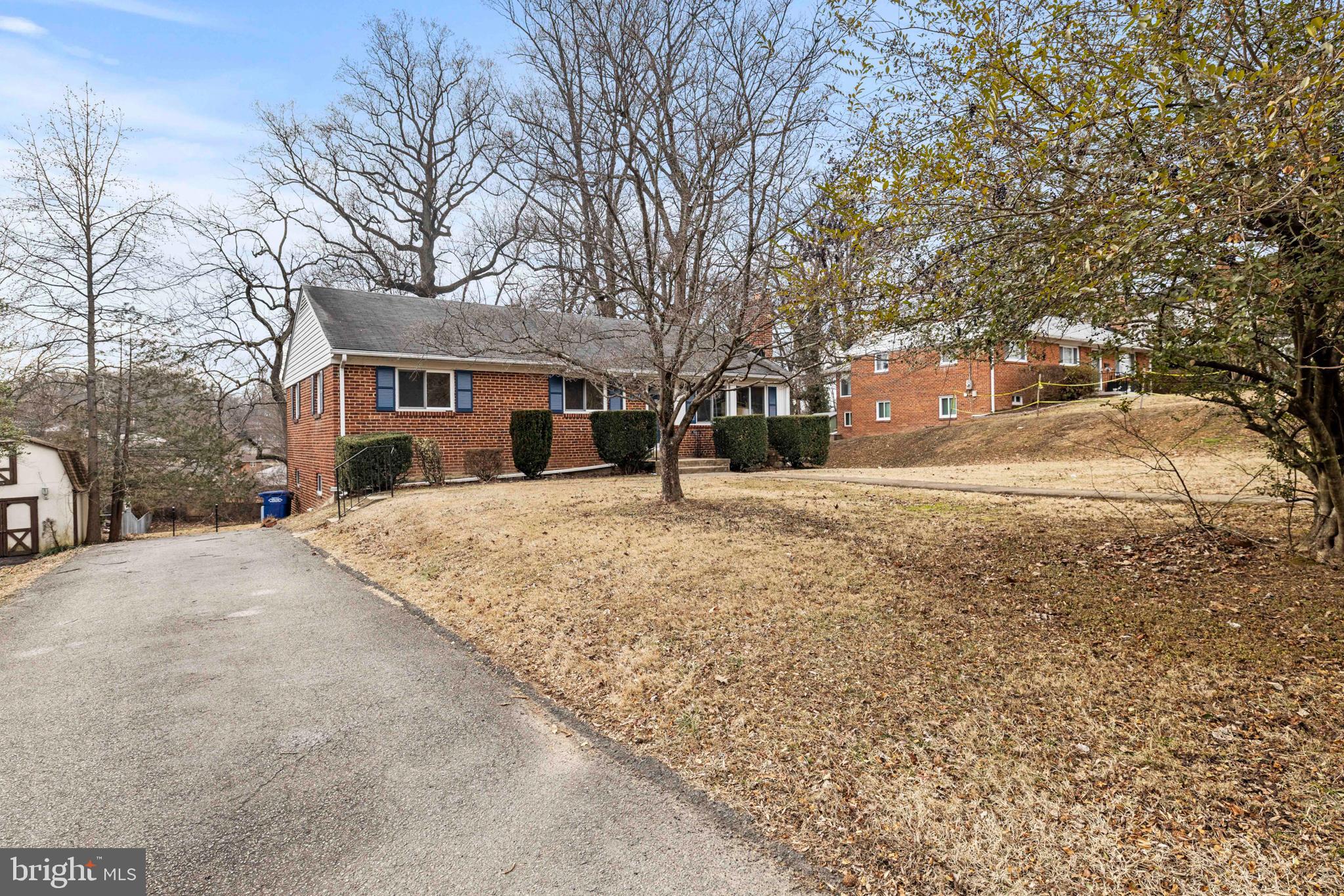 BROYHILL CREST - Residential