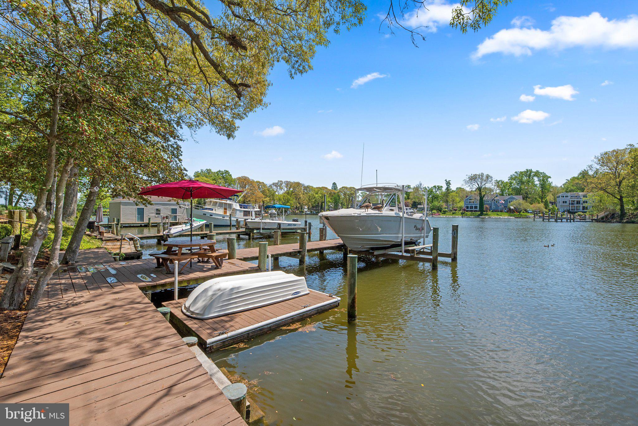 MAGOTHY MANOR - Residential