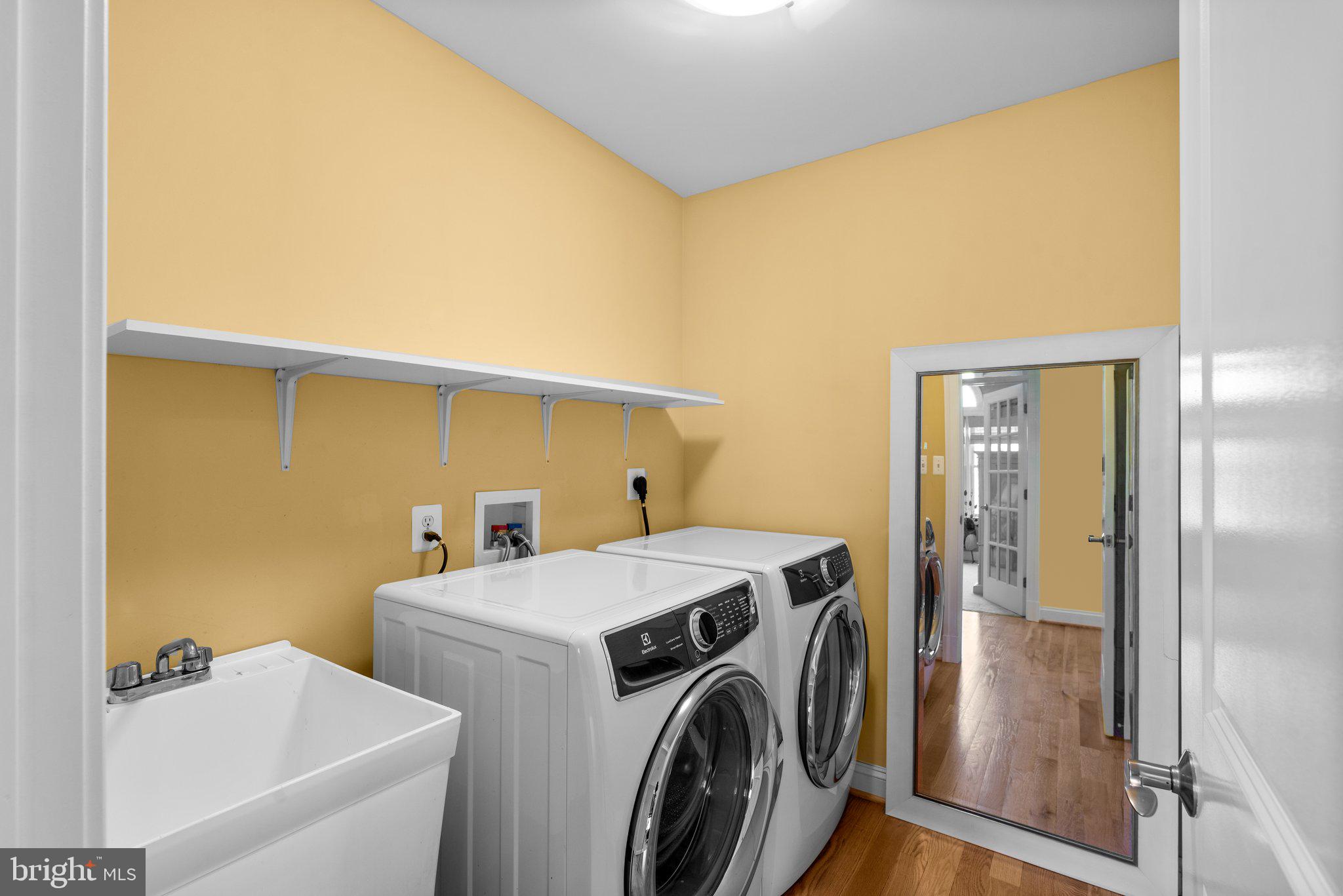 MAGOTHY MANOR - Residential