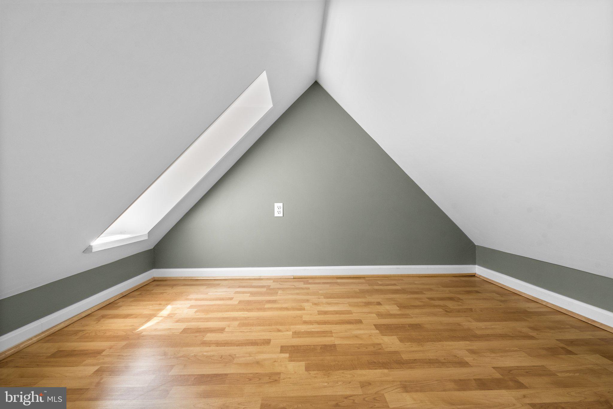 MAGOTHY MANOR - Residential