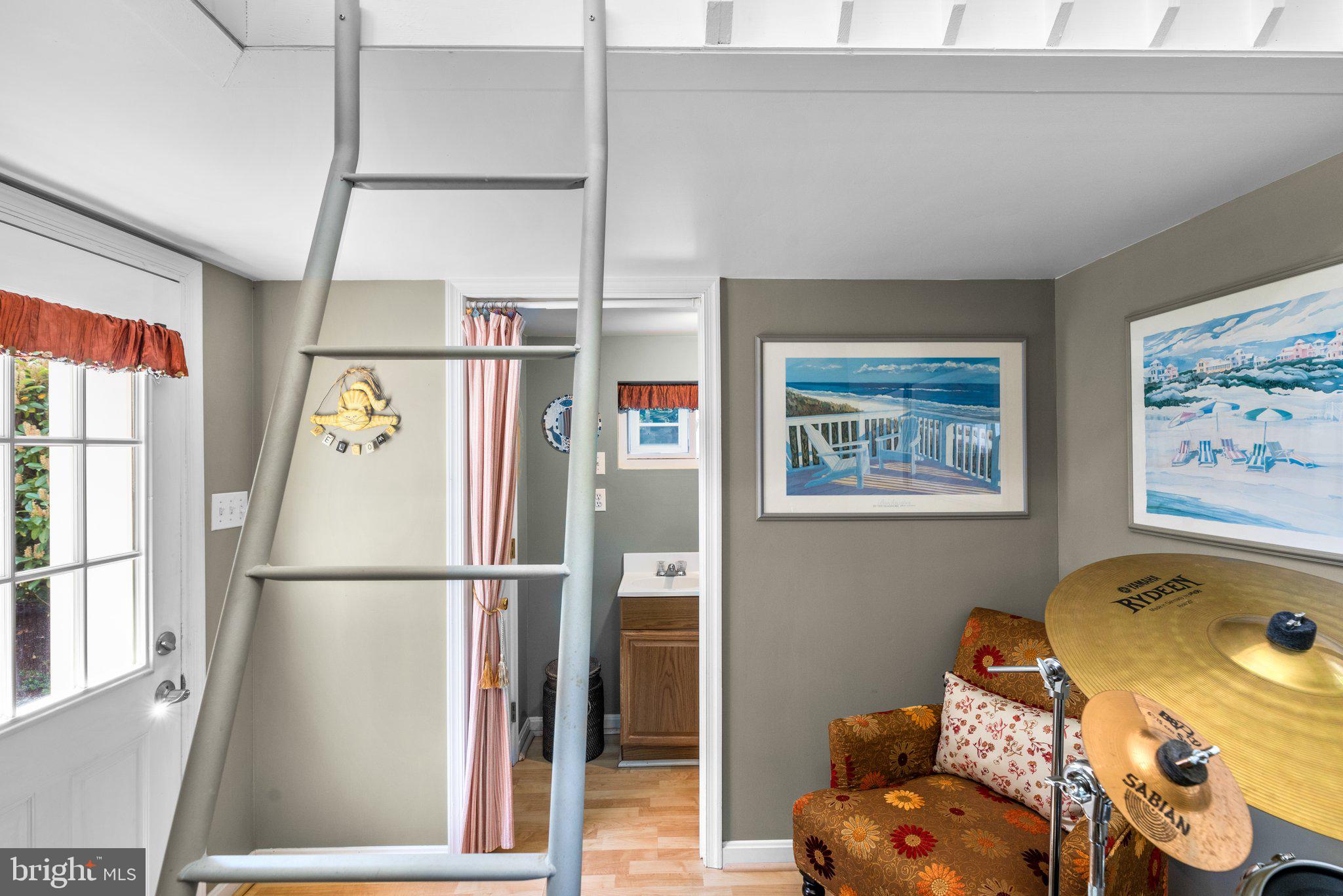 MAGOTHY MANOR - Residential