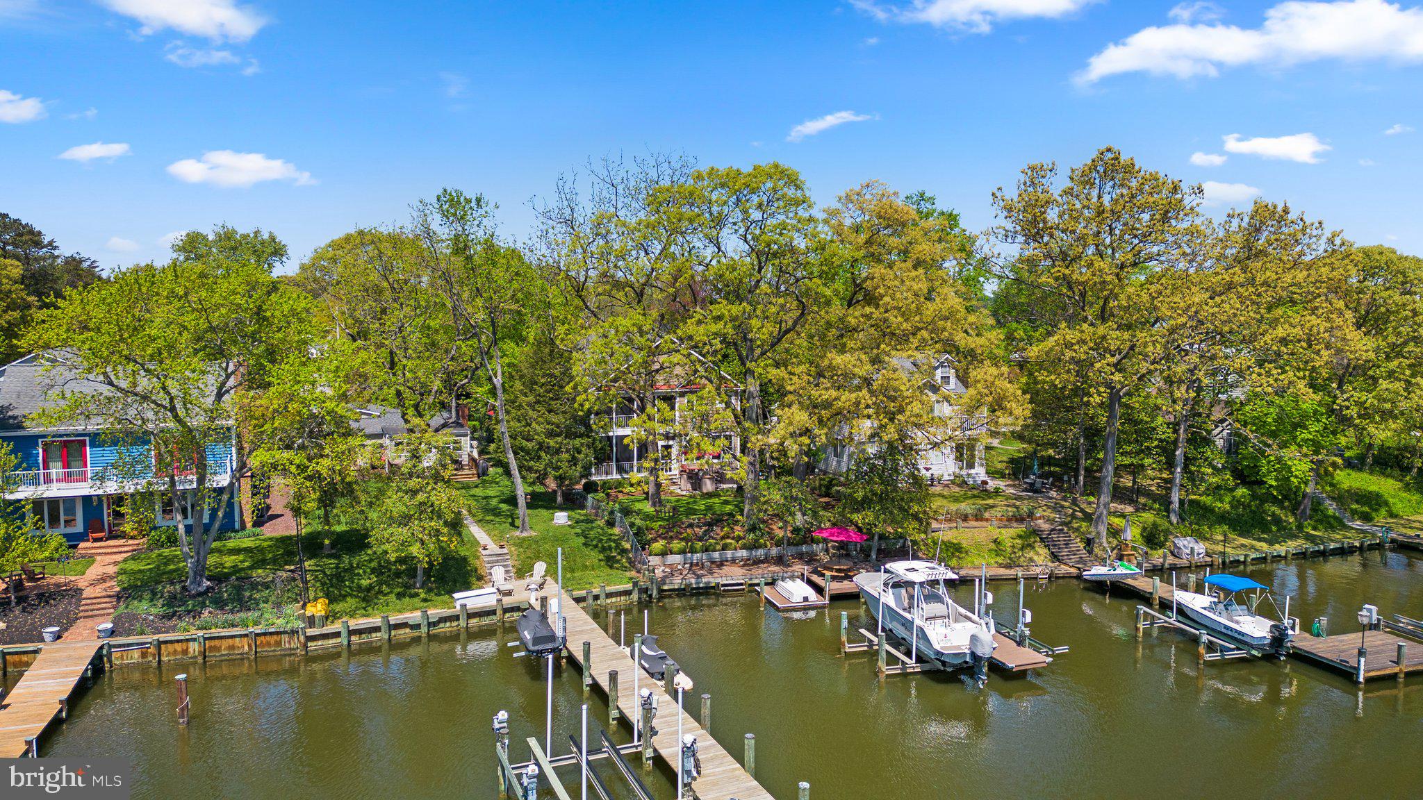 MAGOTHY MANOR - Residential