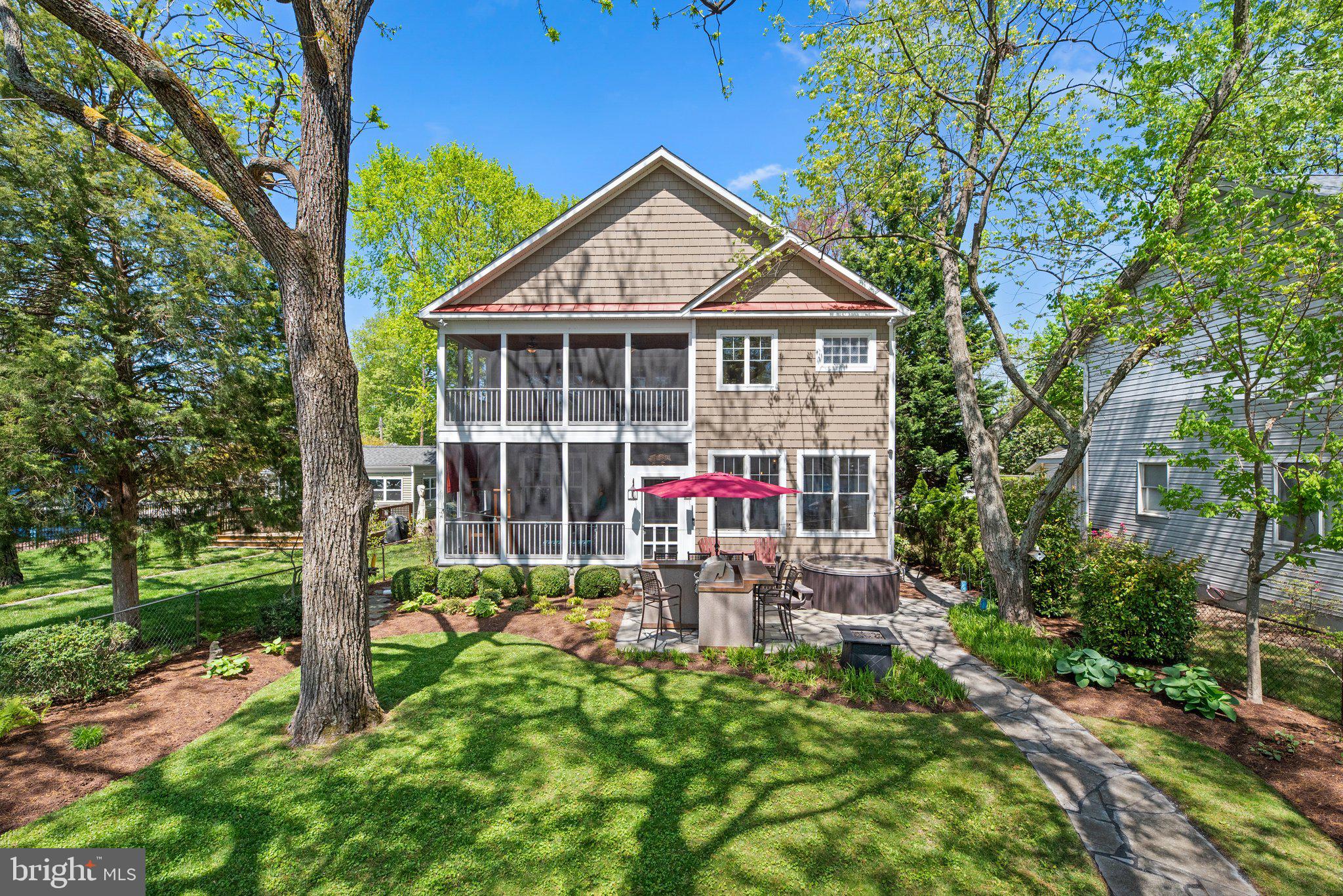 MAGOTHY MANOR - Residential