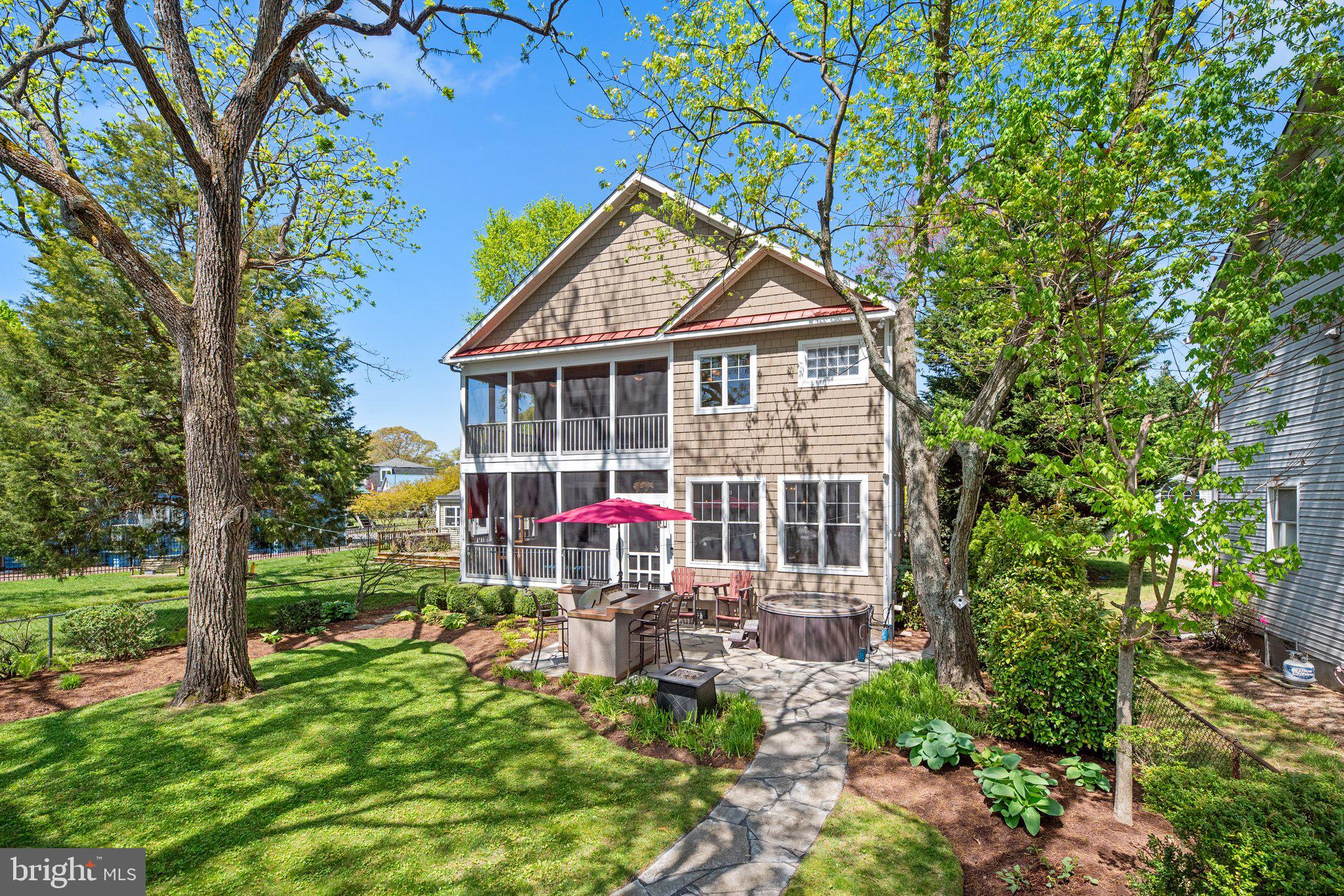 MAGOTHY MANOR - Residential