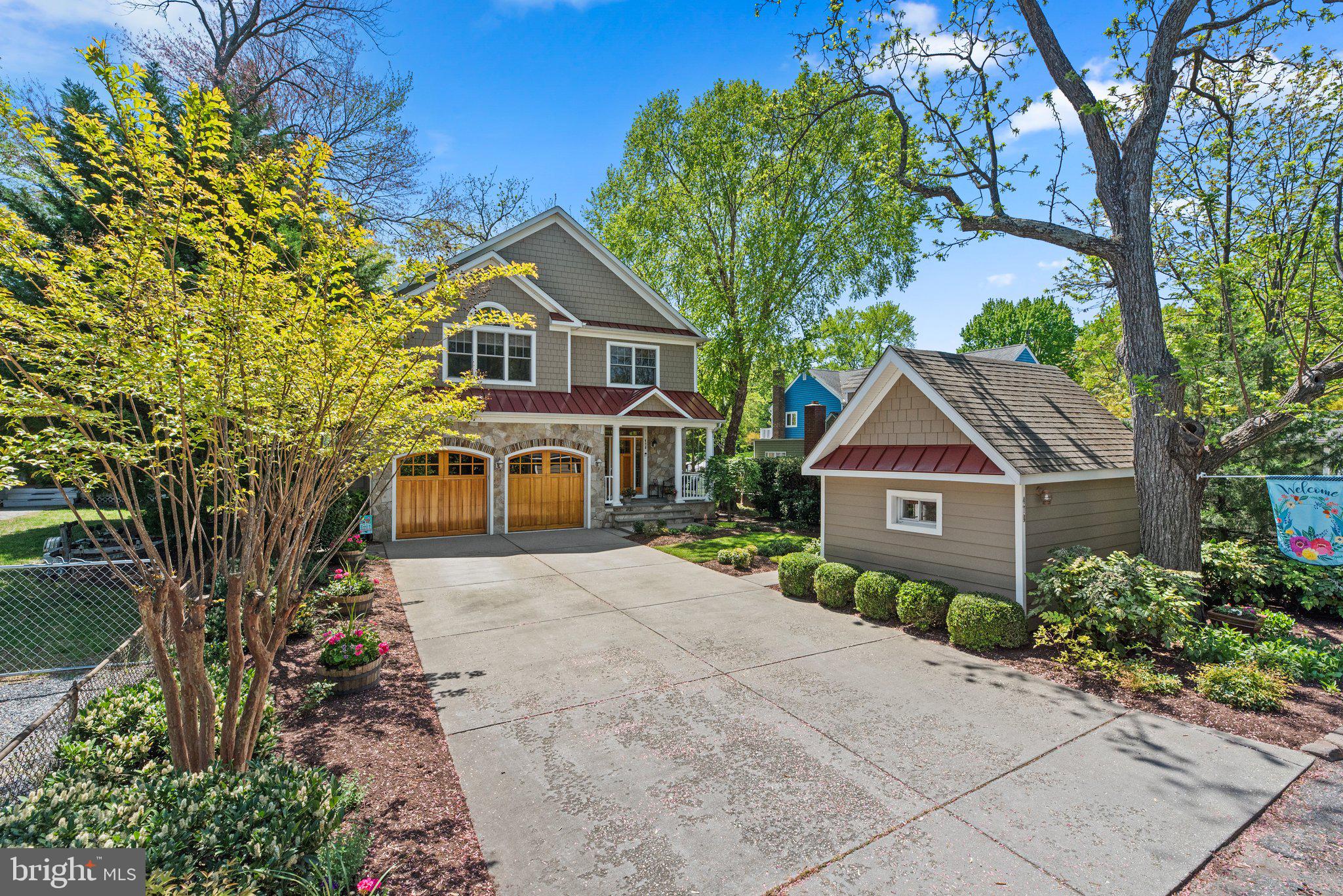 MAGOTHY MANOR - Residential