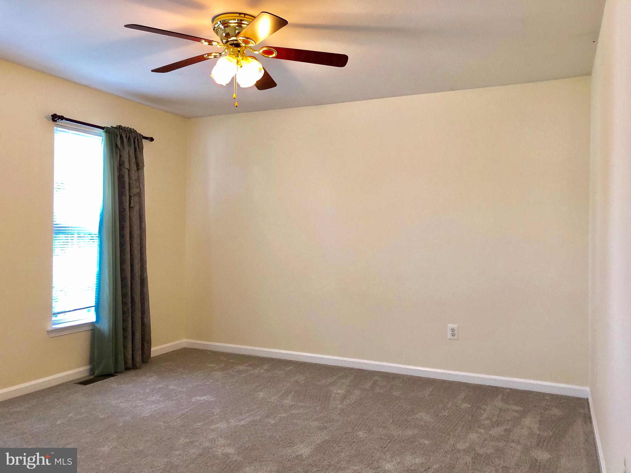 WALNUT RIDGE - Residential Lease