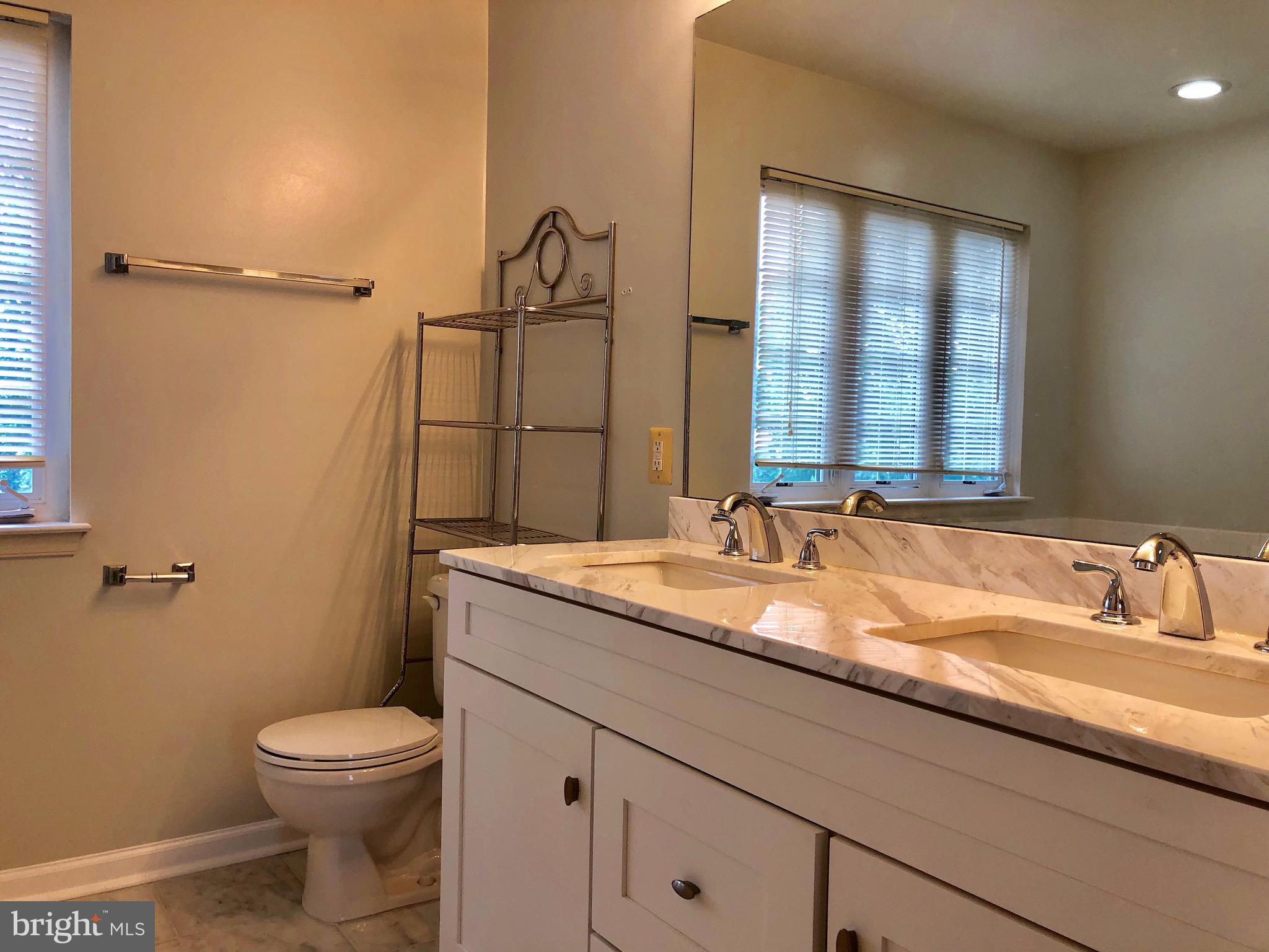 WALNUT RIDGE - Residential Lease